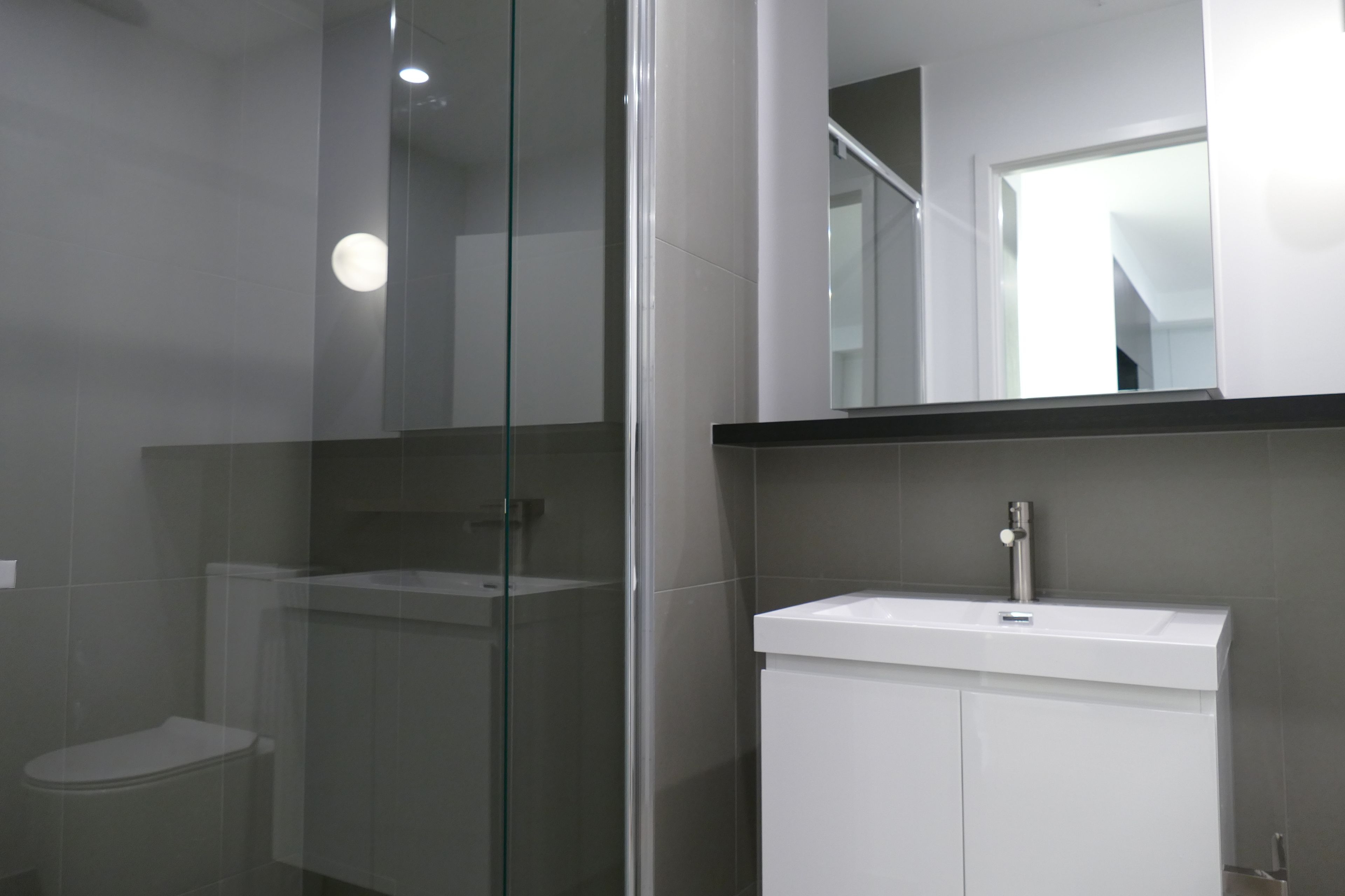 204/18 Lomandra Drive — photo 9 of 11