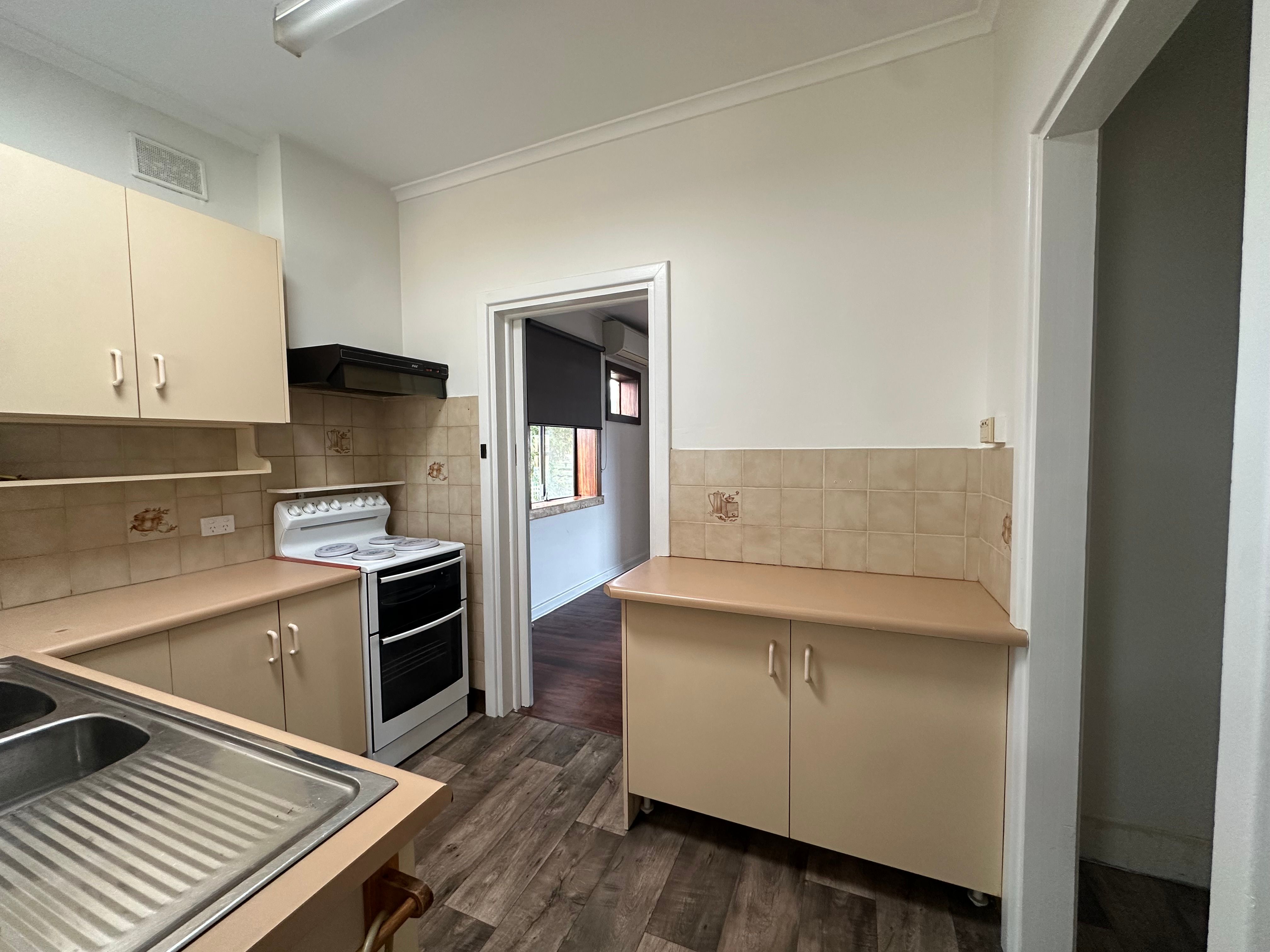 14 Dalziel Street — photo 12 of 19