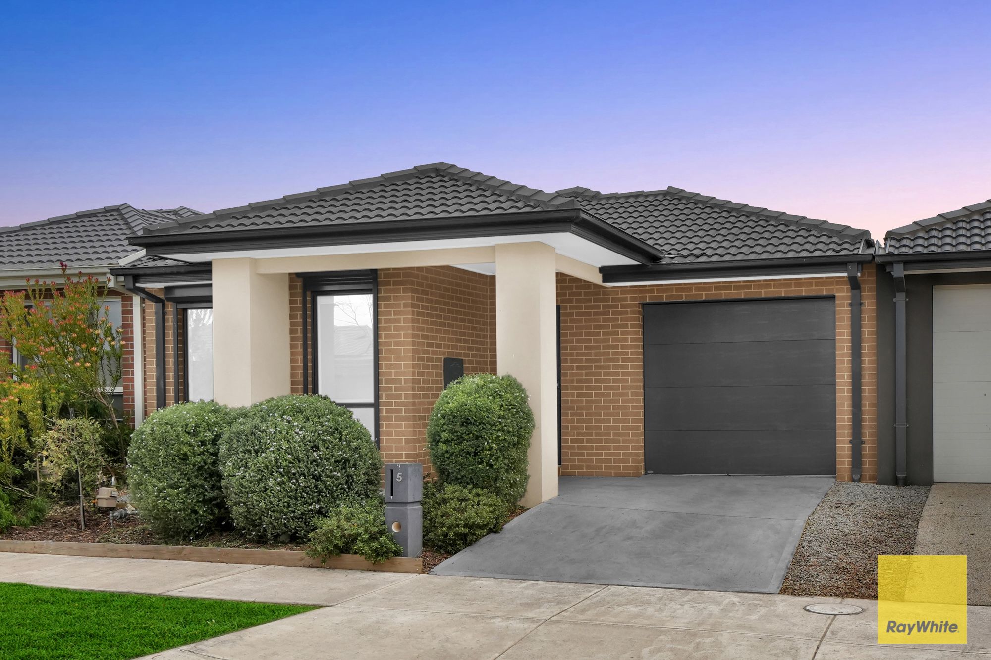 5 Miandad Street, Rockbank, VIC 3335