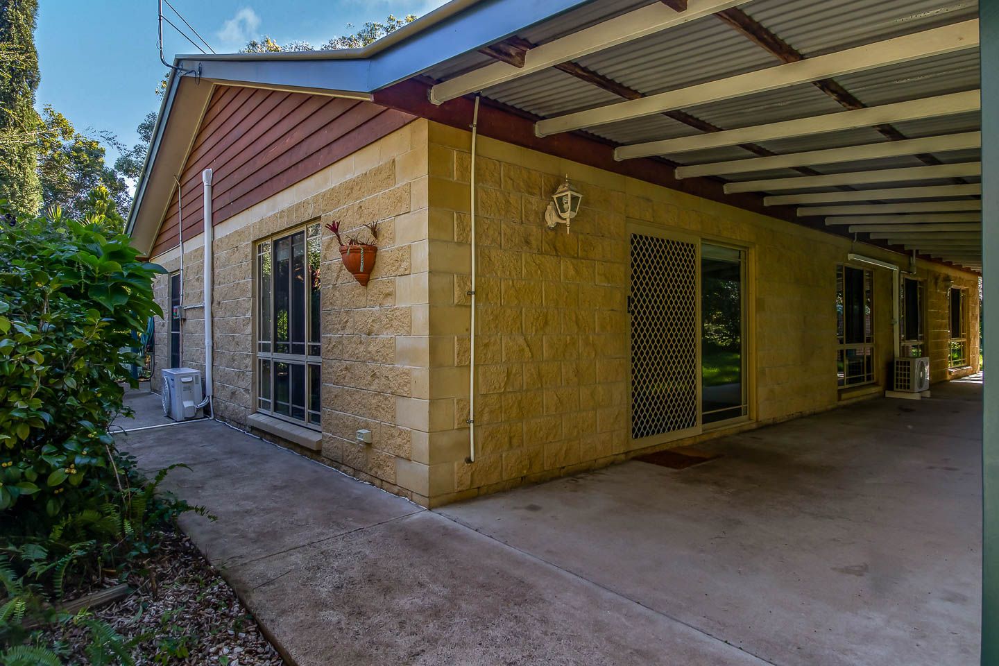 42 Senorita Avenue Urangan Qld 4655 Leased House Ray White