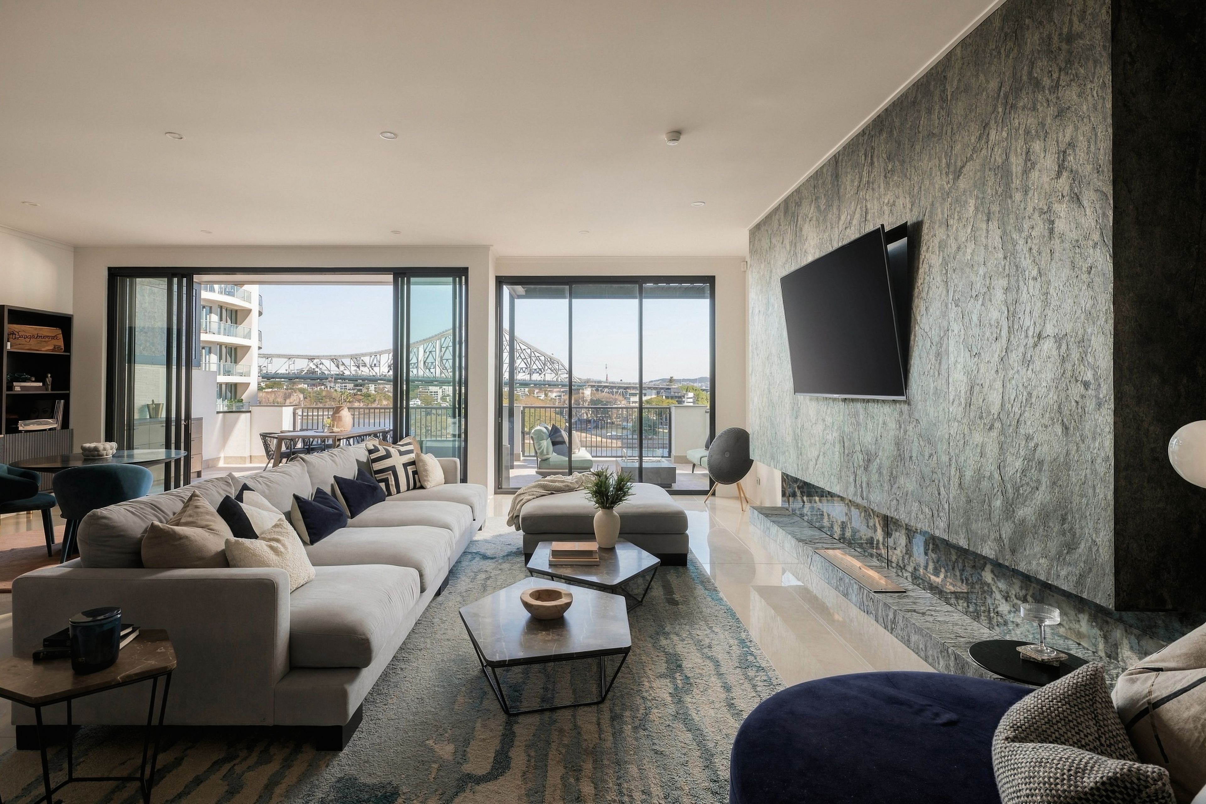 6/455 Adelaide Street — photo 4 of 23