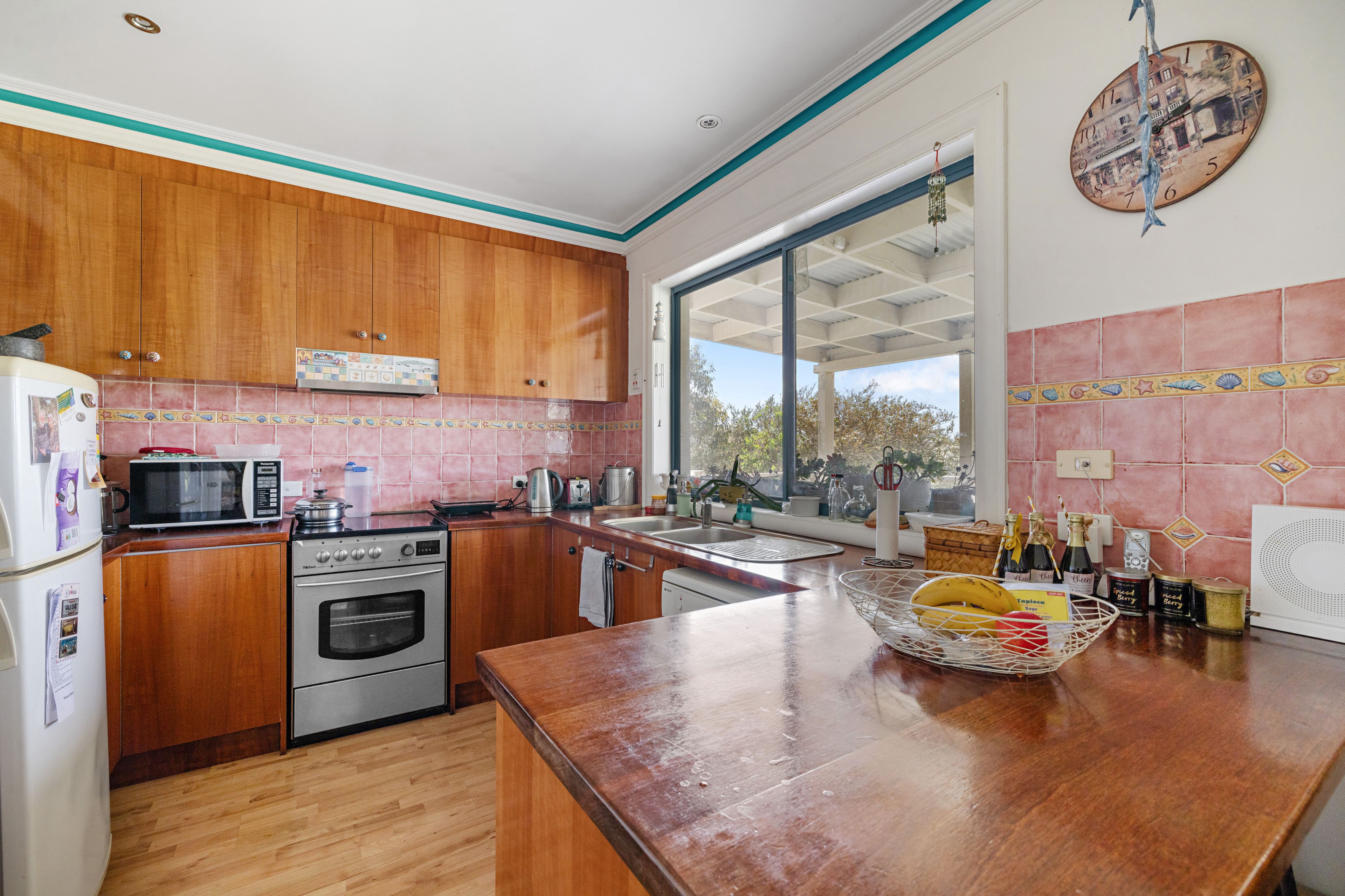 260 Lees Road — photo 4 of 19