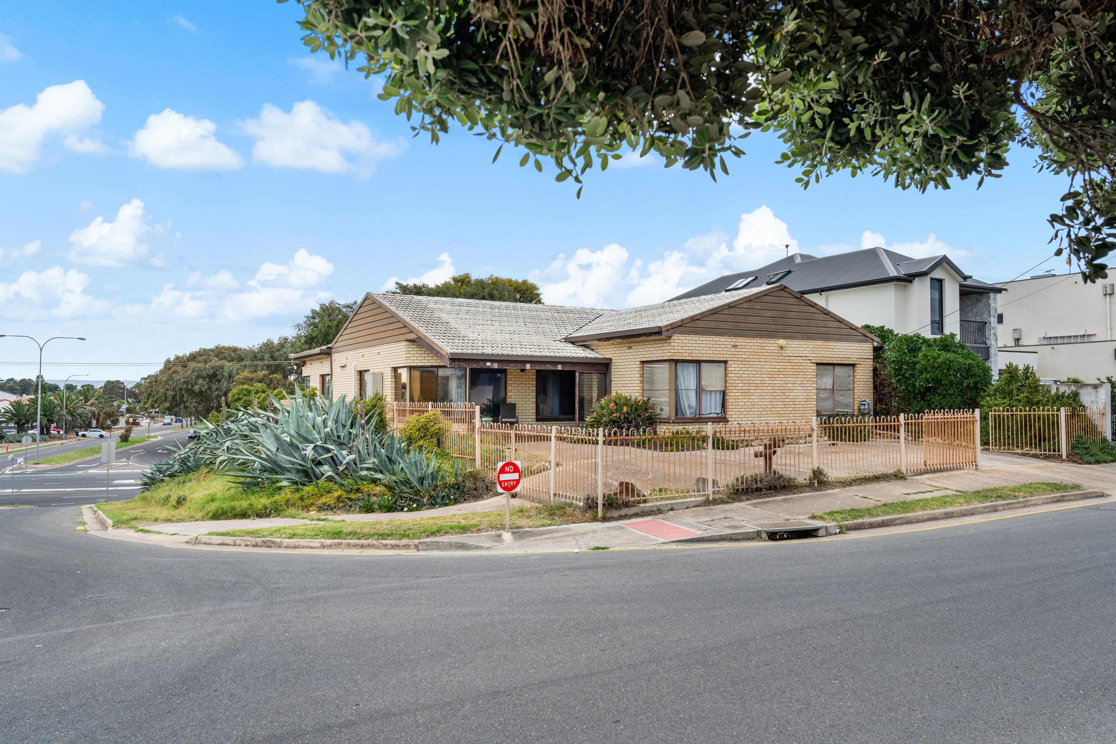 40 Seaview Road — photo 5 of 11