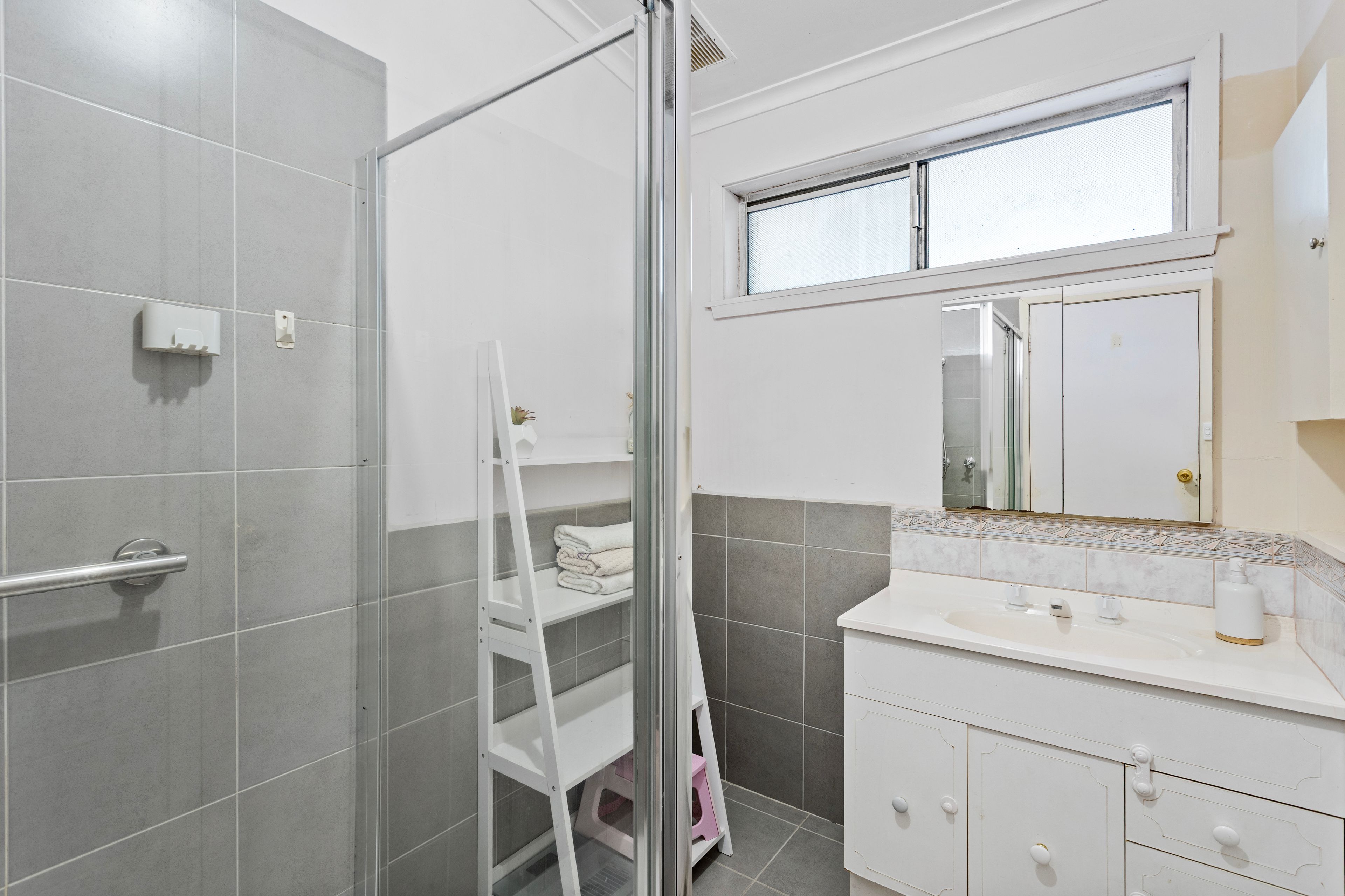 12 Bundy Court — photo 7 of 10