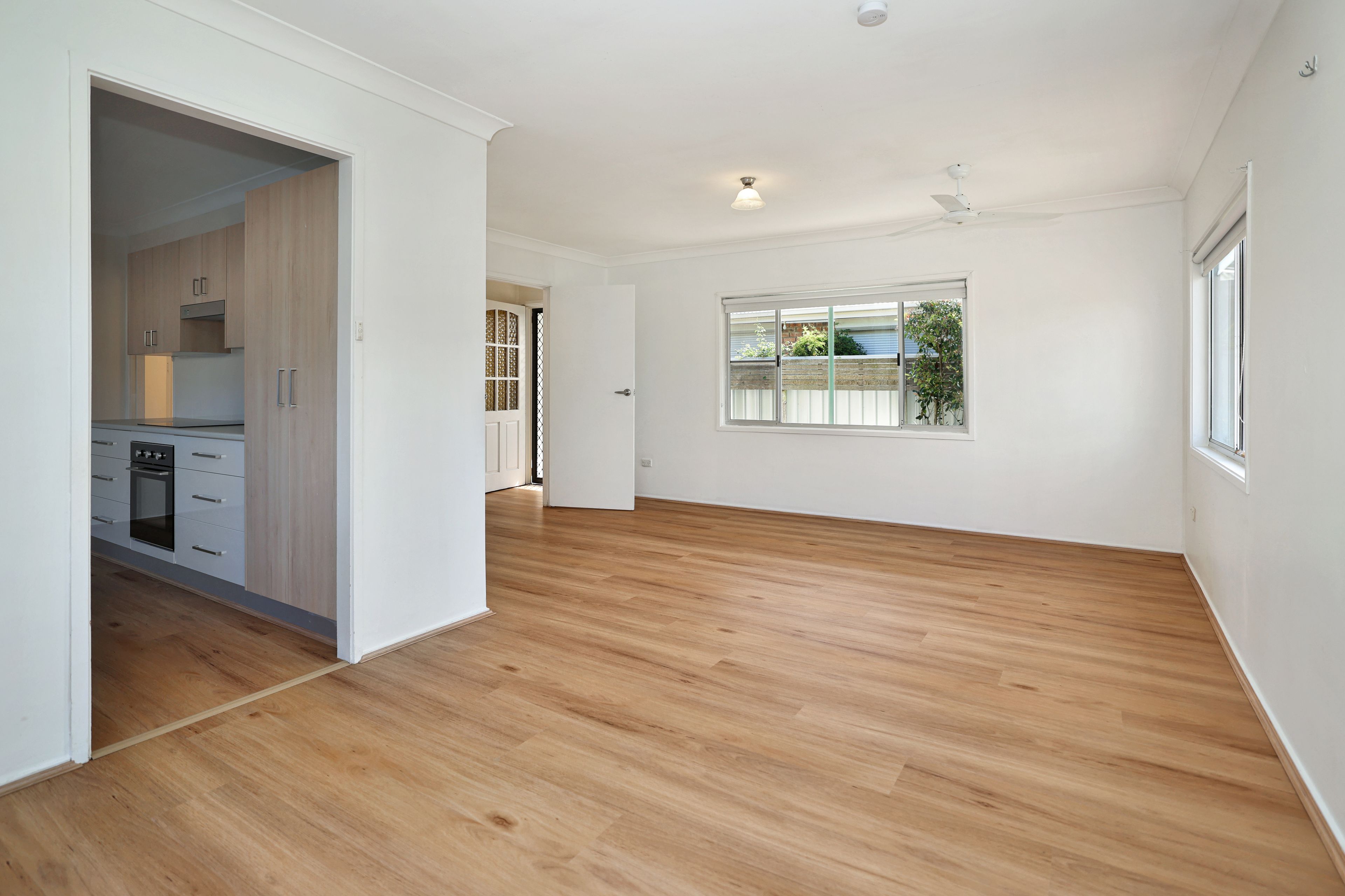 4 Coupland Avenue — photo 4 of 11