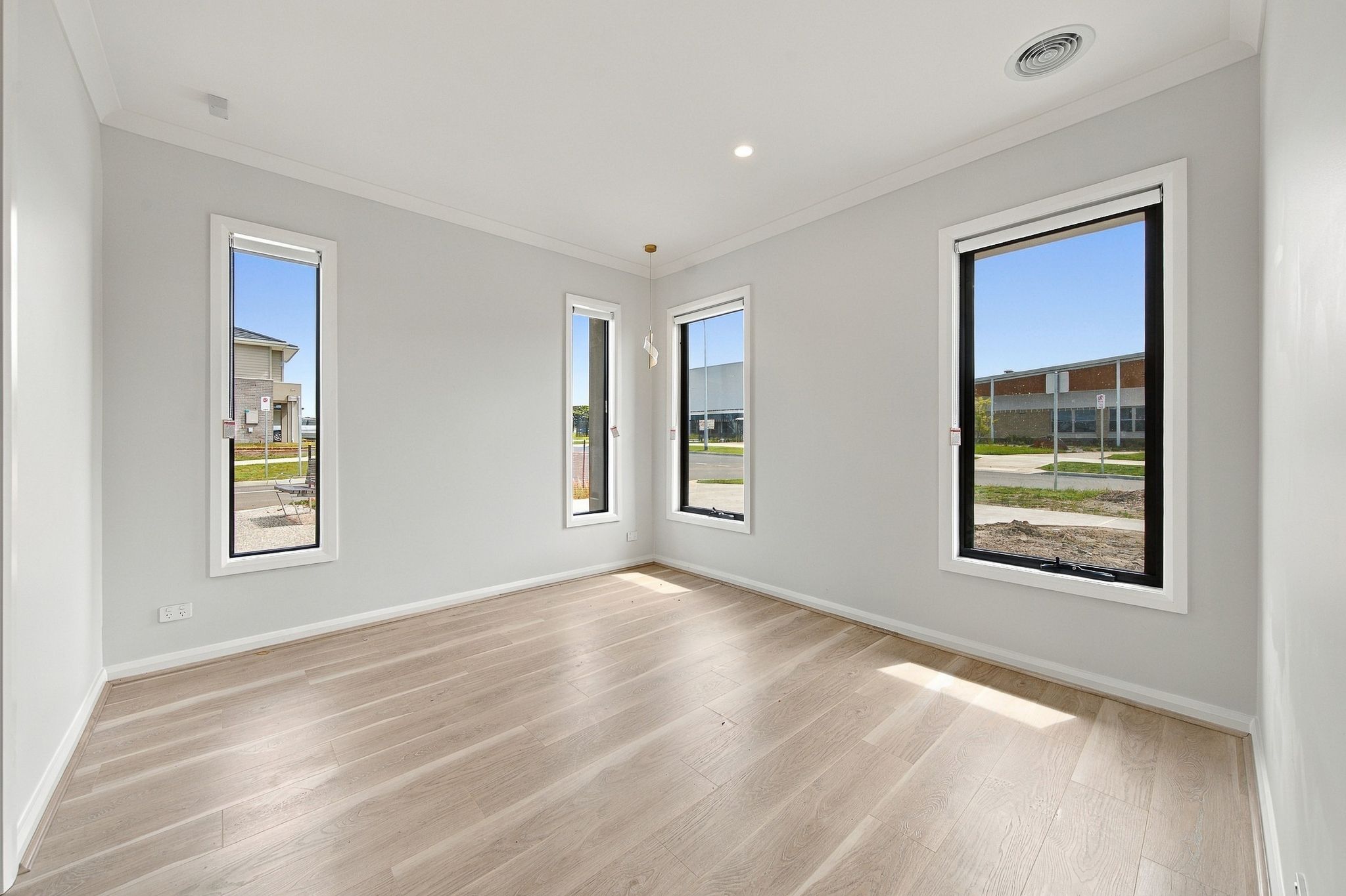 99 Goldfields Boulevard — photo 5 of 13