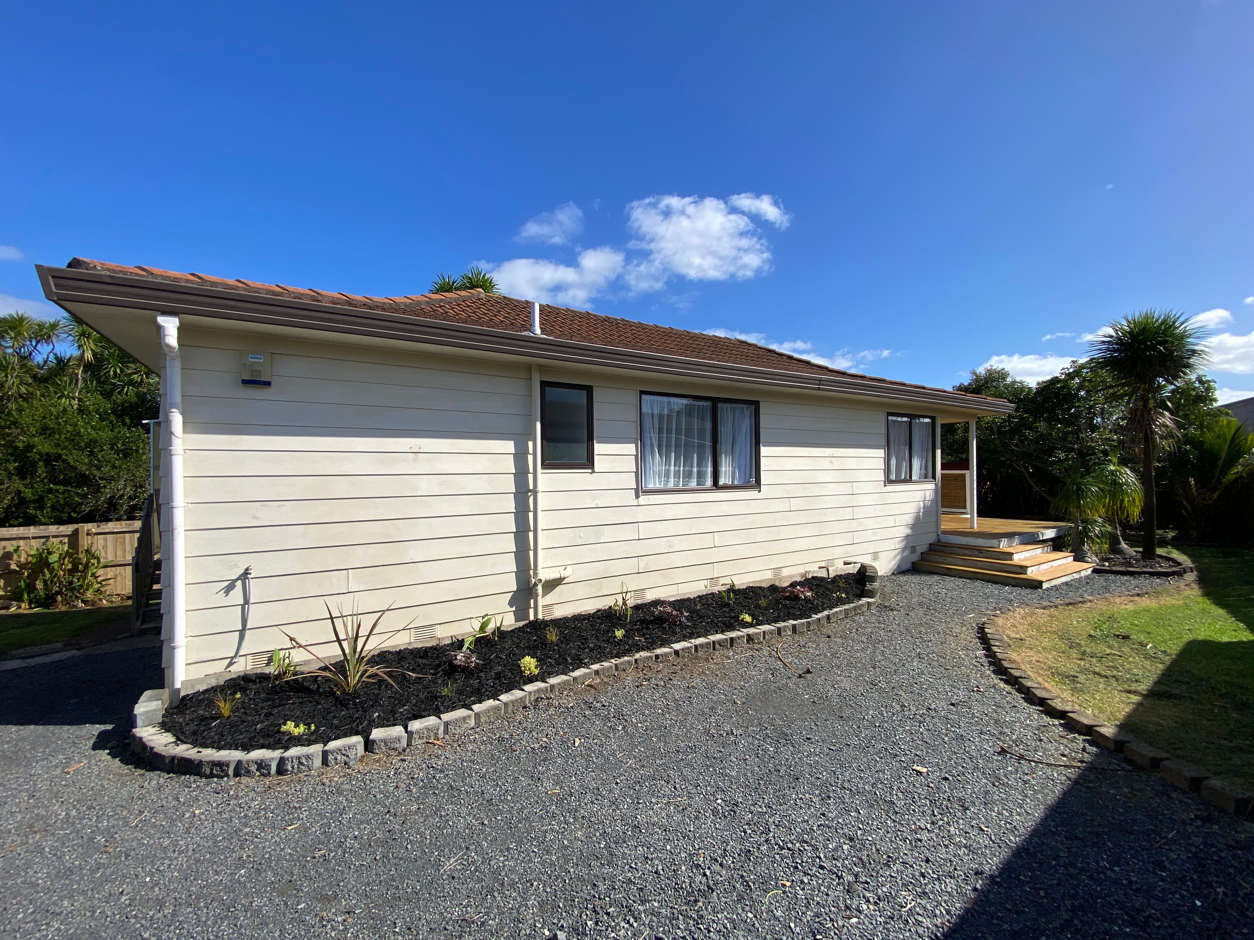 2/143 Canal Road, Avondale, Auckland City