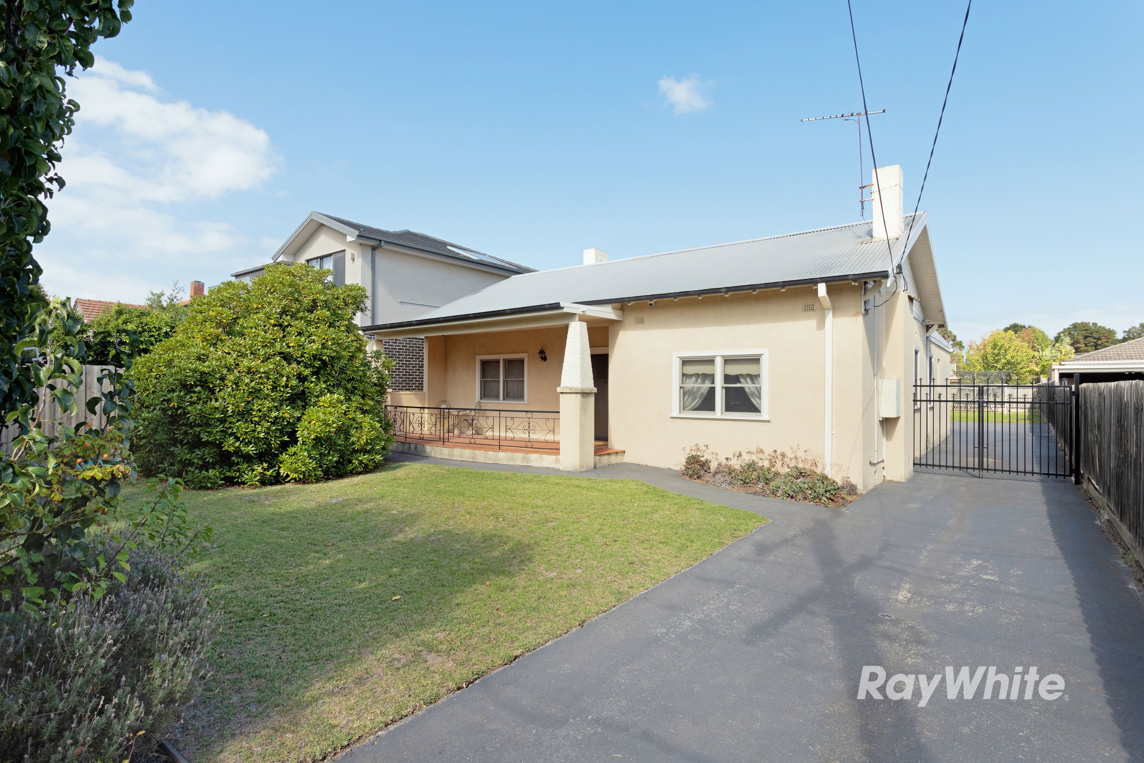 20 Oakleigh Road — photo 7 of 7