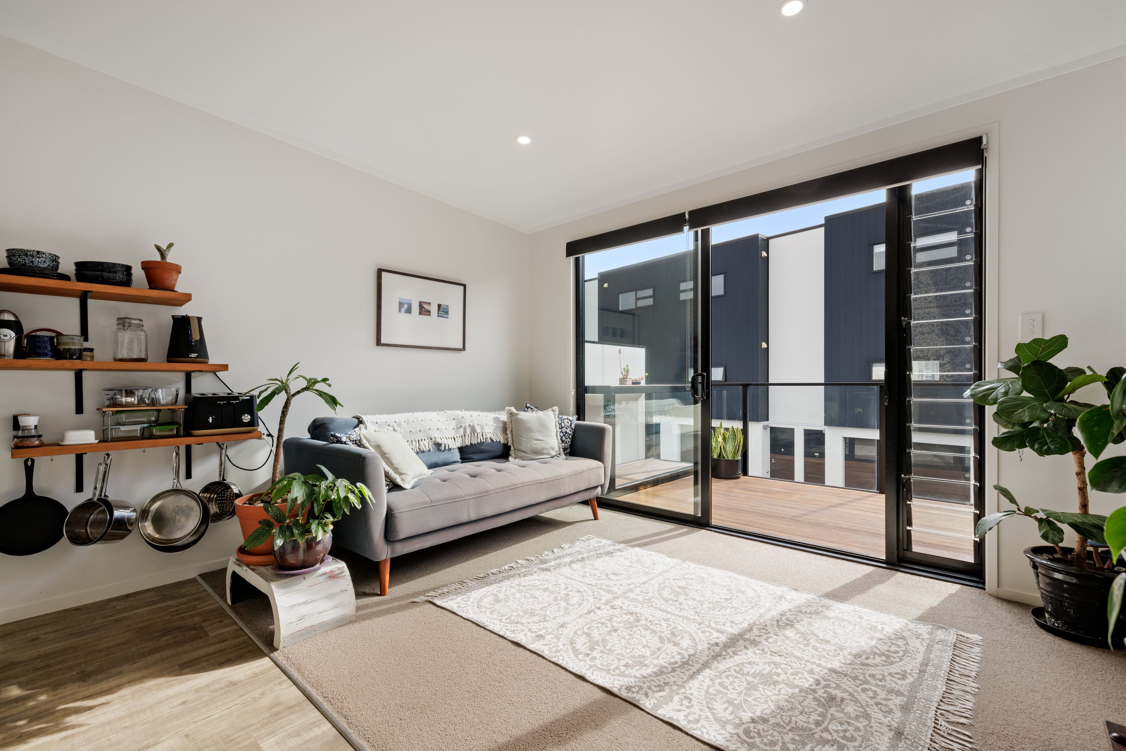 Modern, Sunny Townhouse 4