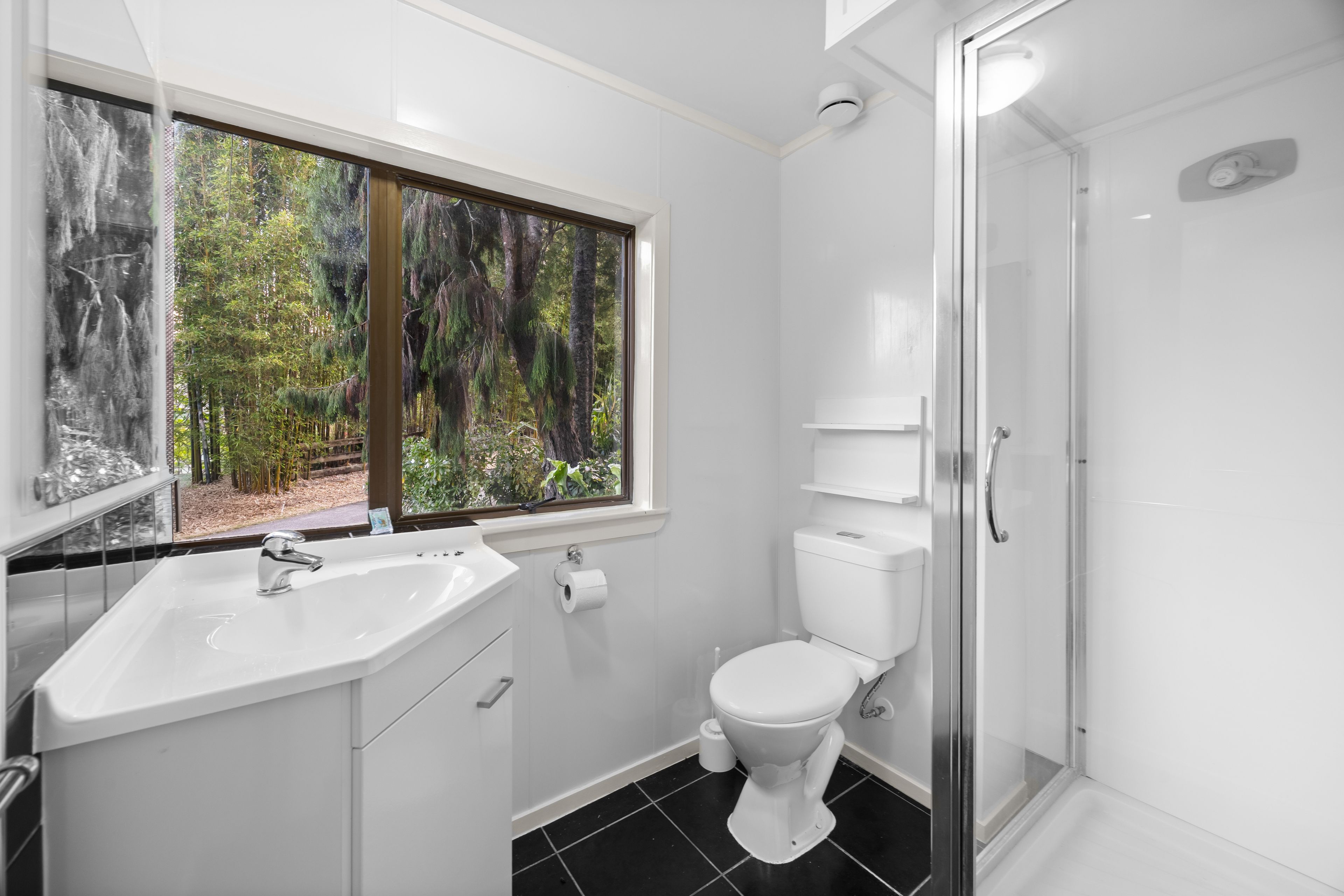 274 Forest Hill Road, Waiatarua, Waitakere City