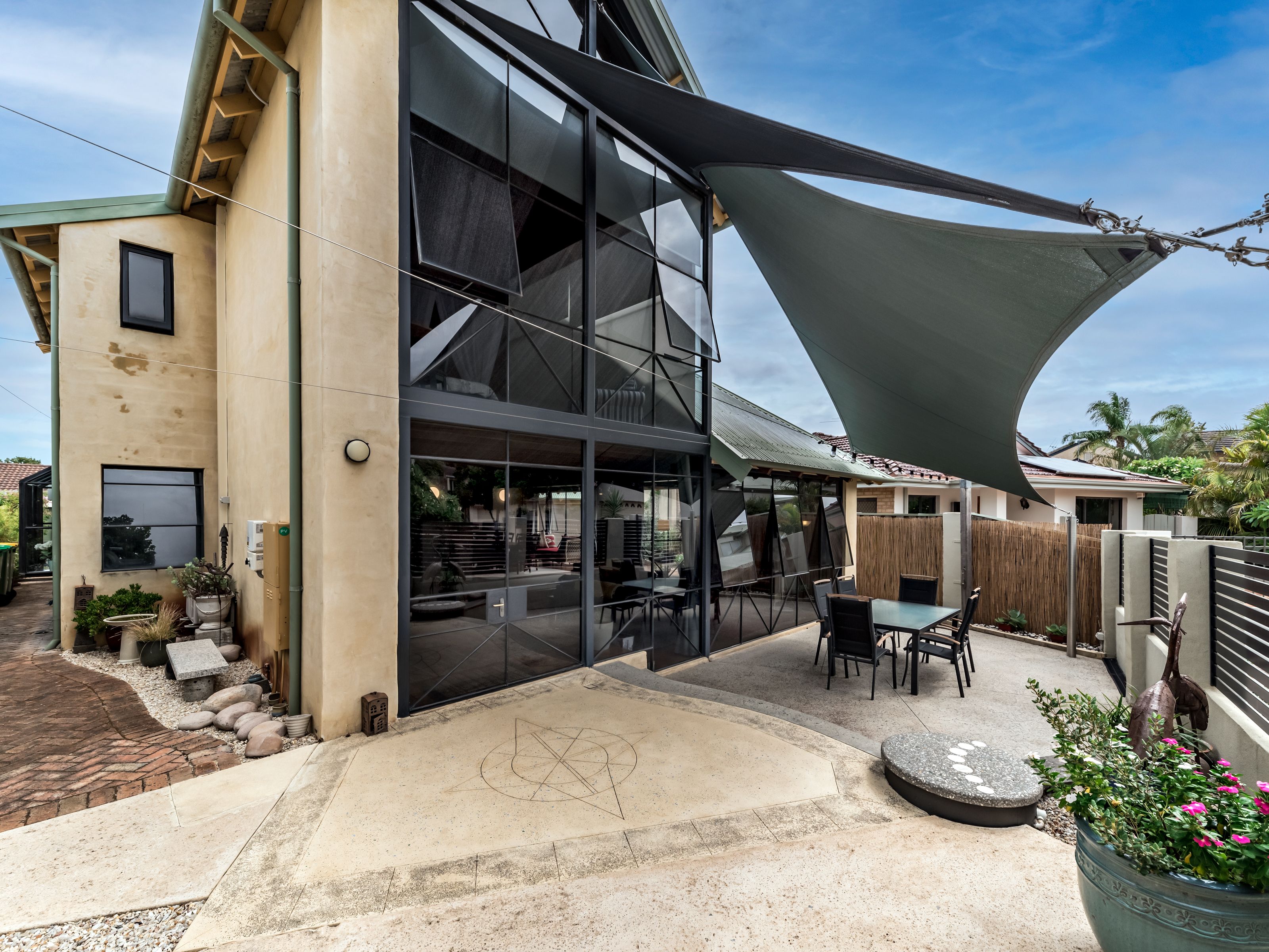 2 Johnson Road, Maylands WA 6051