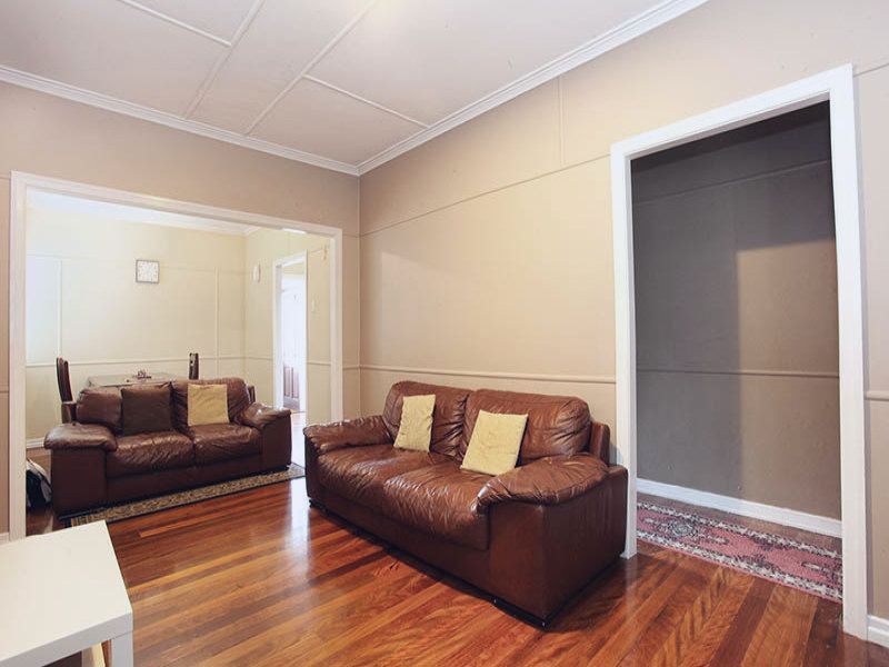 100 Dunellan Street, Greenslopes, QLD 4120