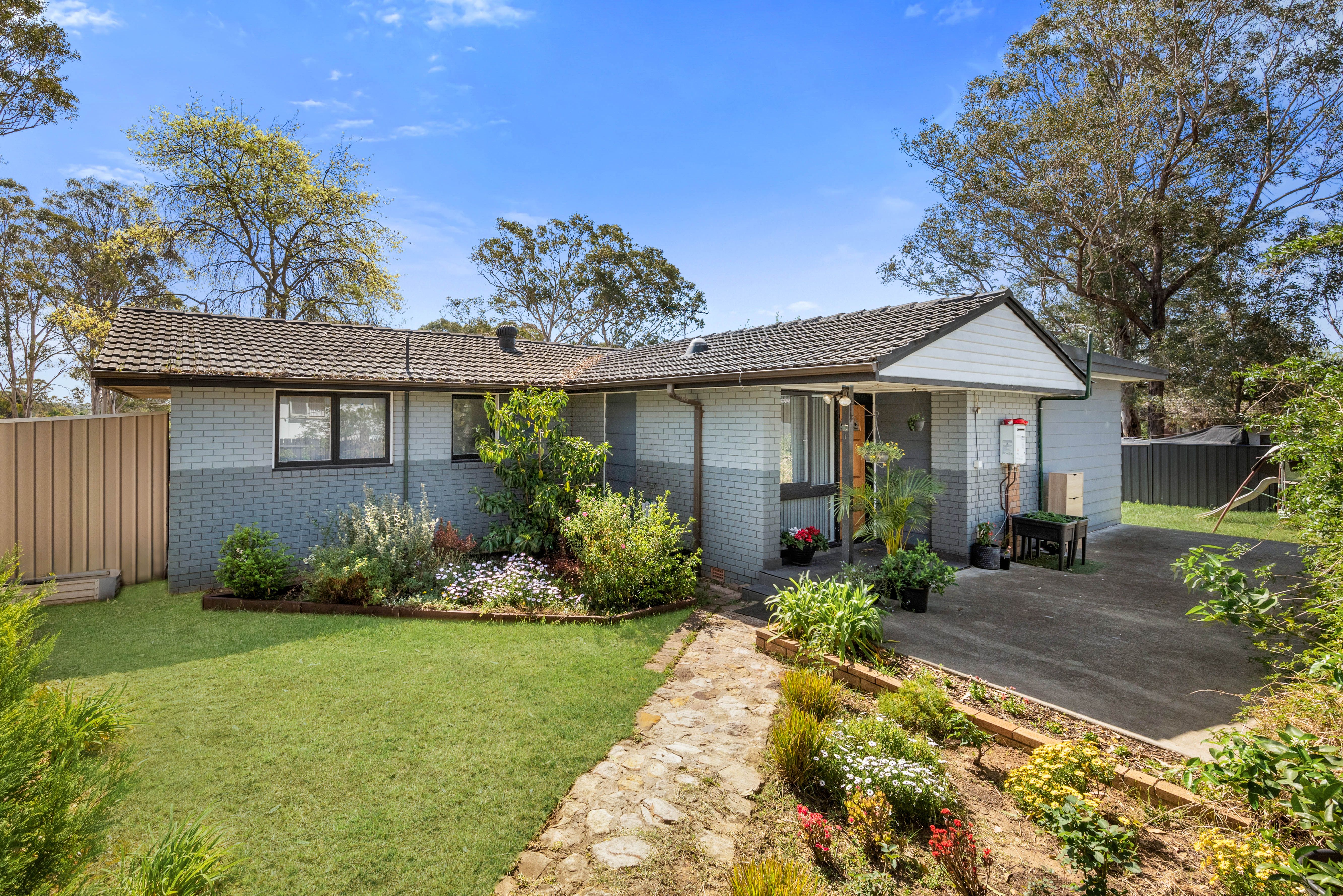 12 Yate Place, Macquarie Fields NSW 2564
