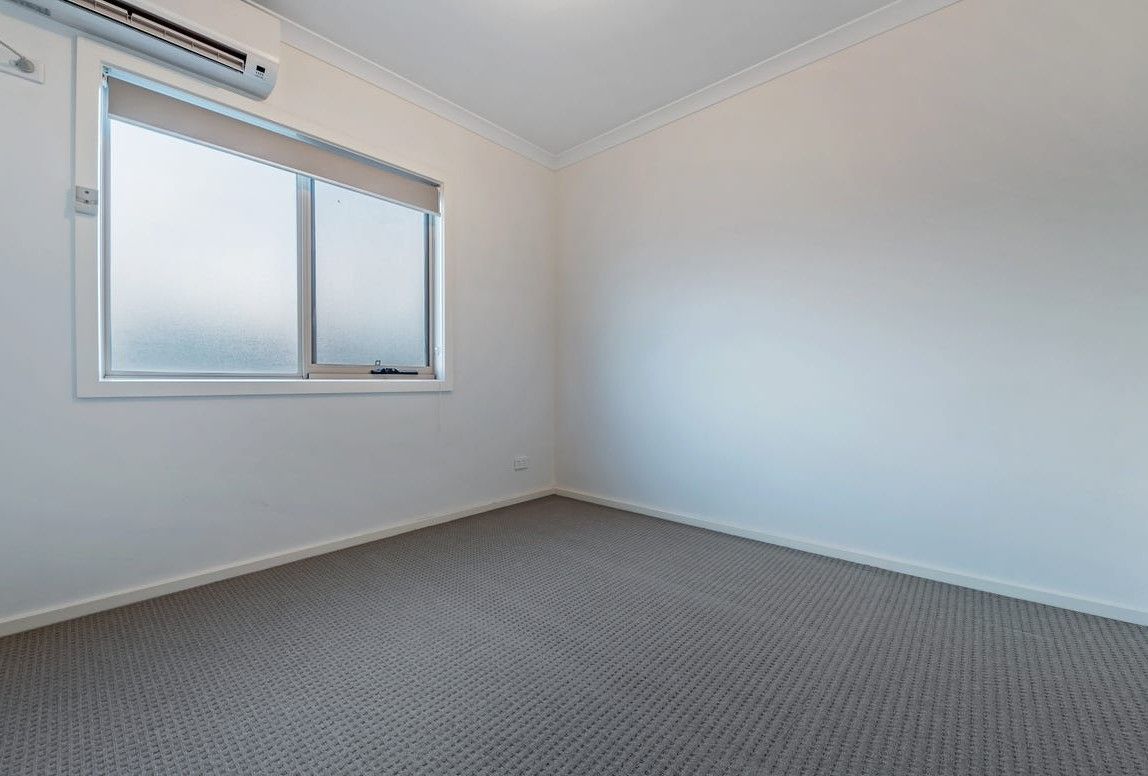 18 Ryrie Grove — photo 7 of 12