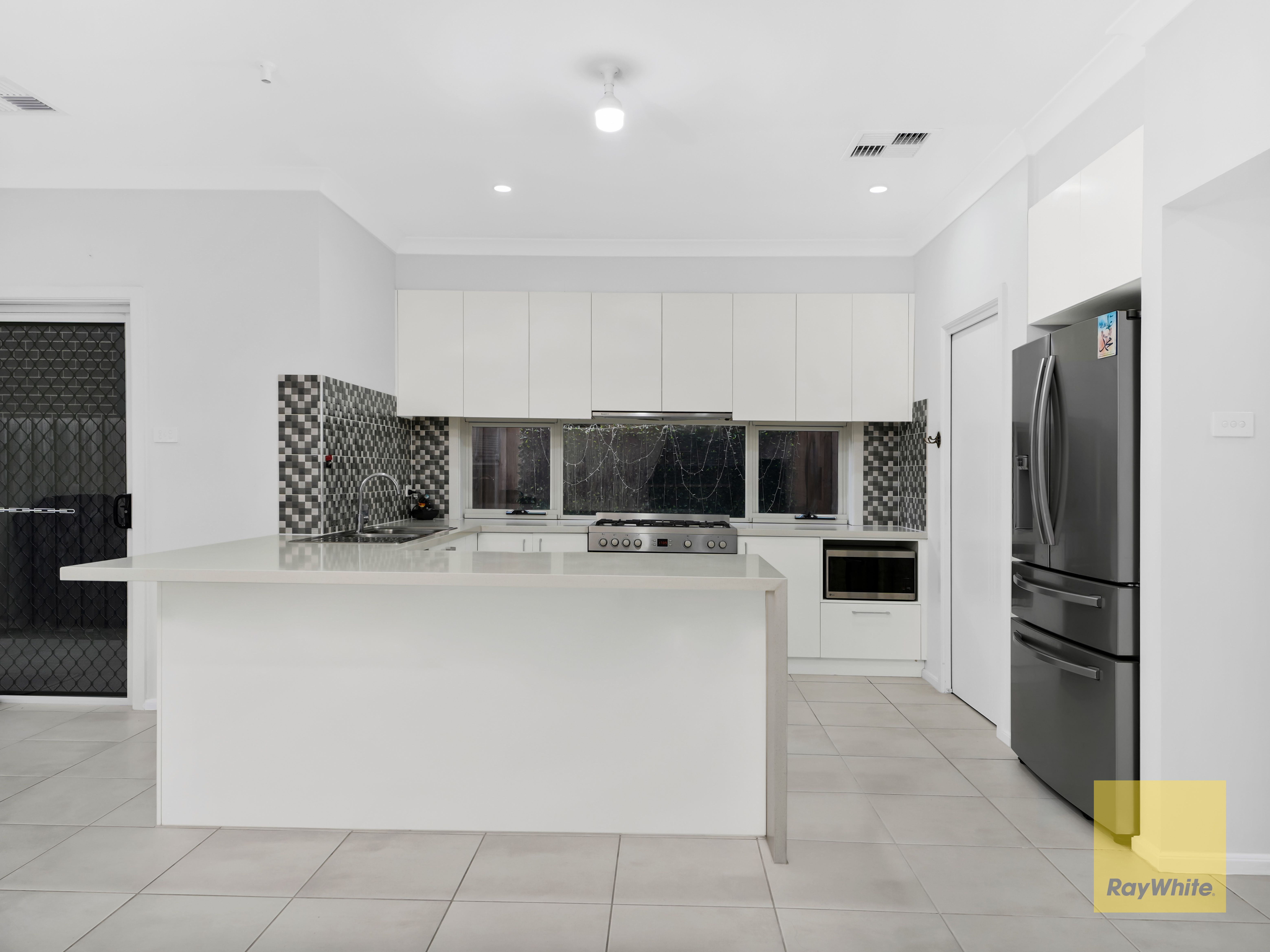 37 Hydrus Street — photo 3 of 17