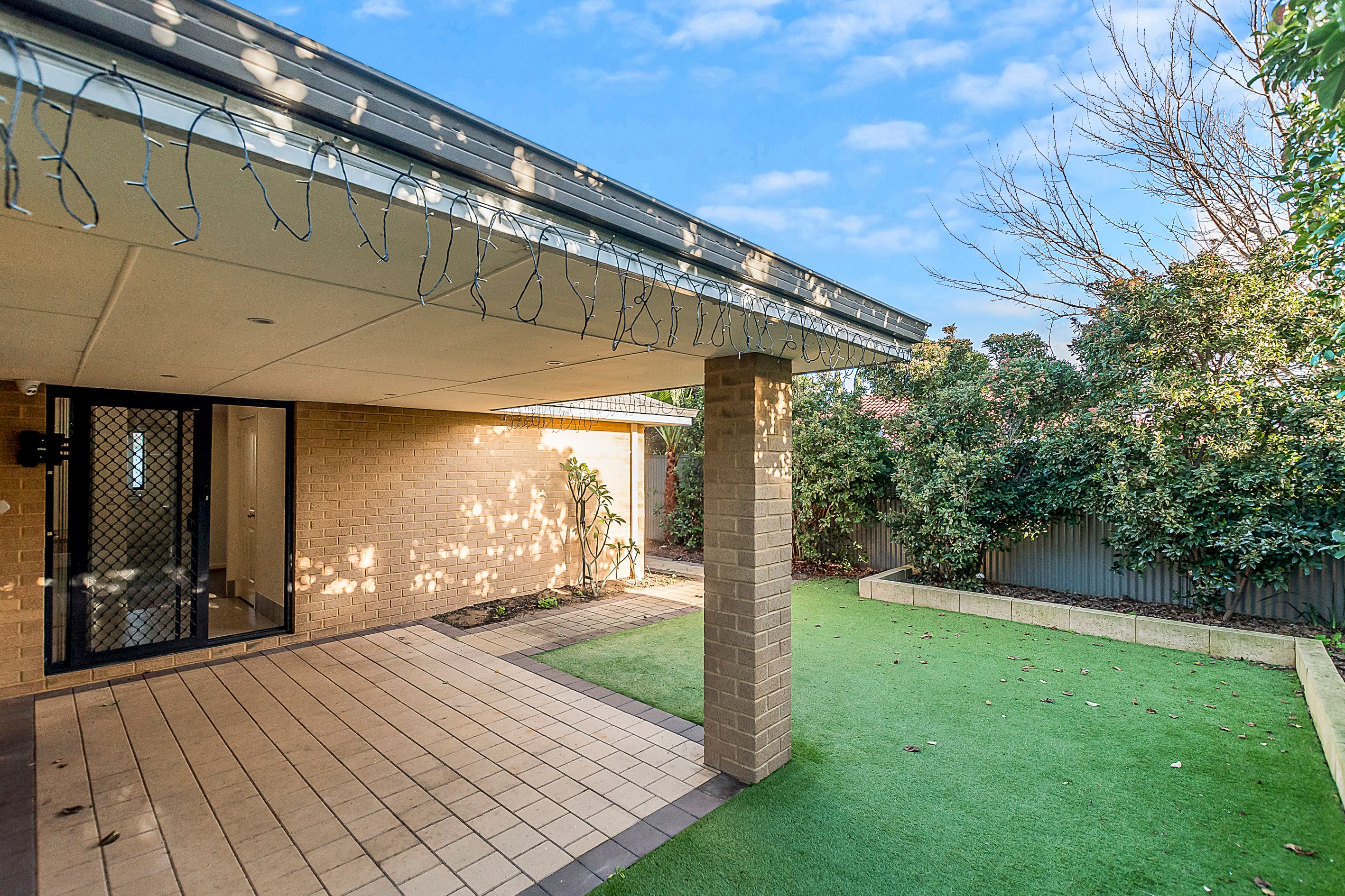 12 Oxenholme Way, Waikiki, WA 6169