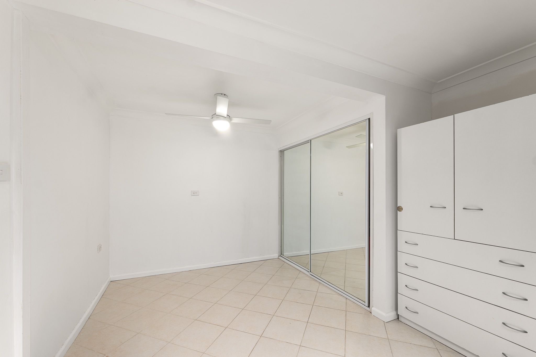 54 Adelaide Street — photo 11 of 30