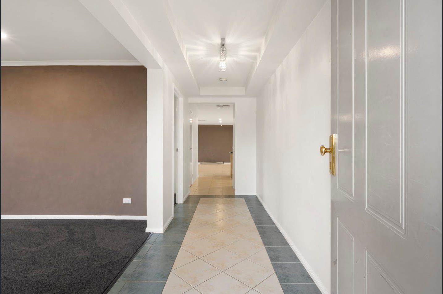 19 Incana Close — photo 10 of 16