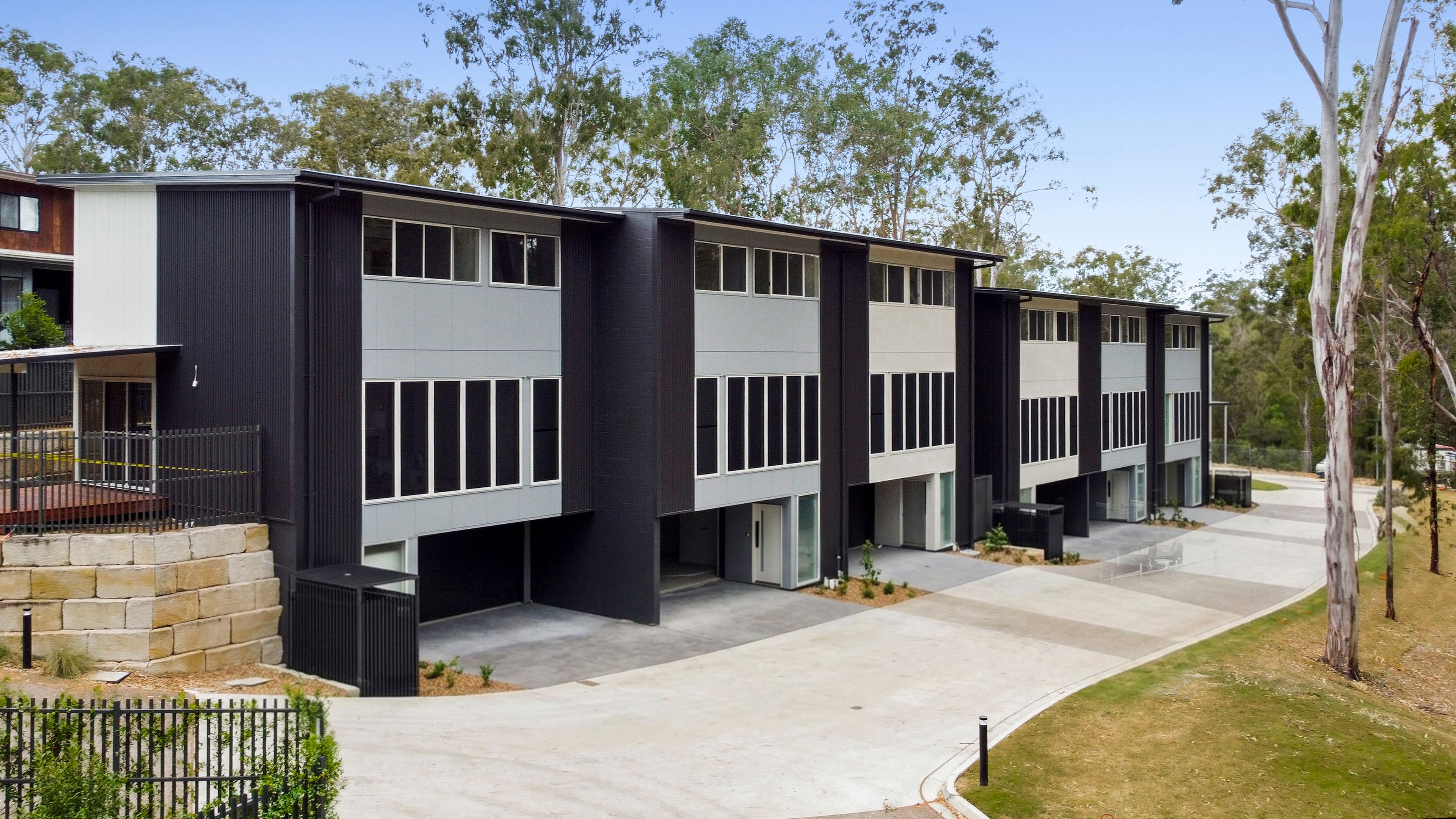 516/33 Kersley Road — photo from Ray White Collective