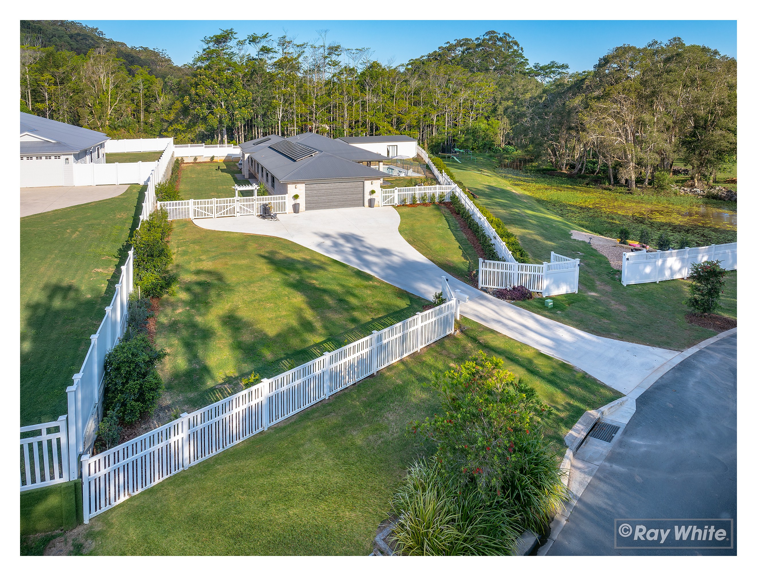 10 Mountain Breeze Place, Beerwah, QLD 4519