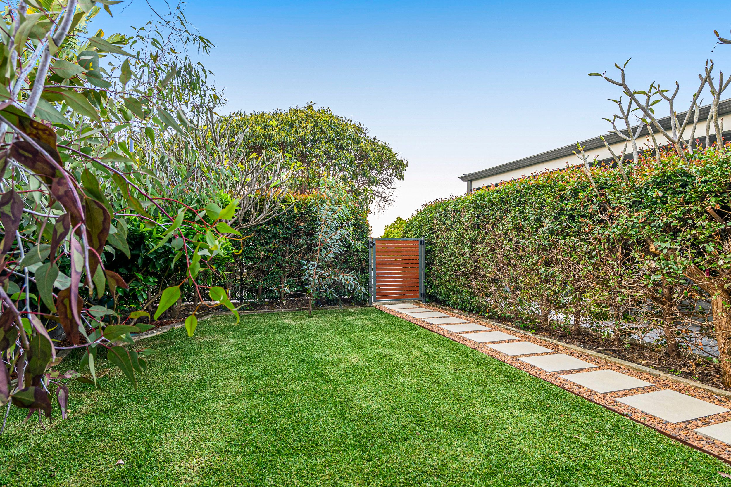 8 Saunders Street — photo 27 of 30