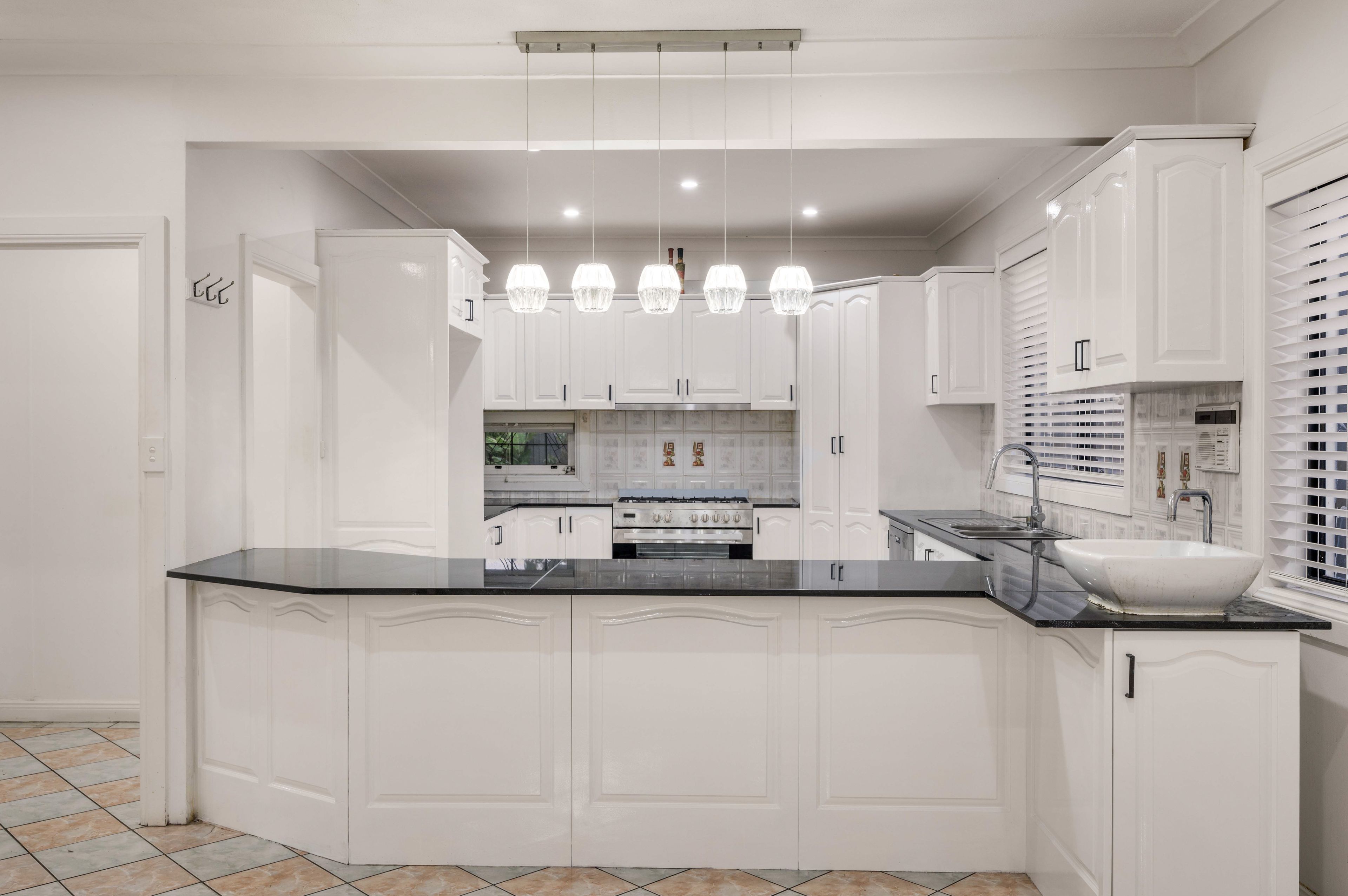 15 Gundaroo Street, Villawood, NSW 2163
