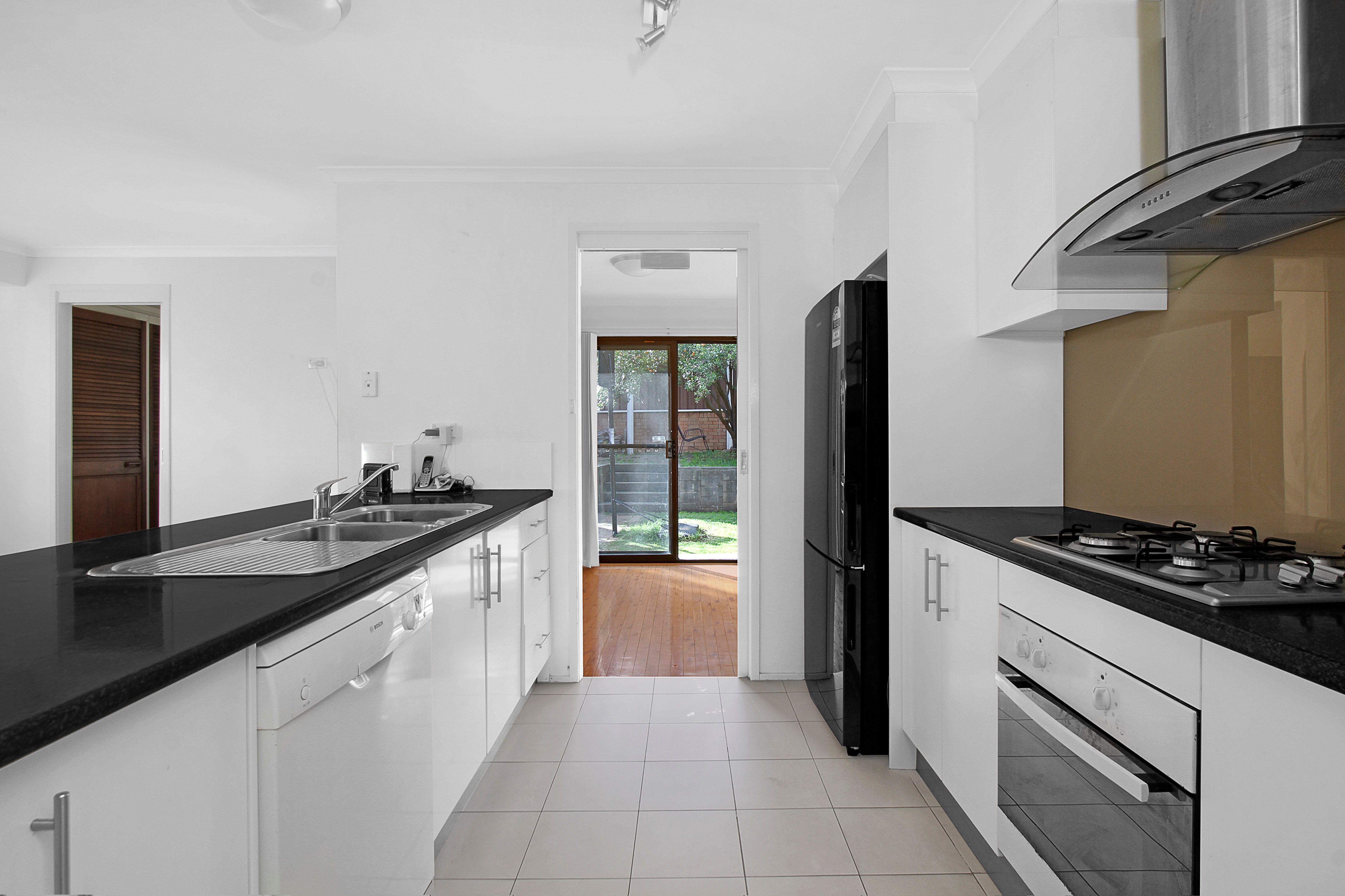 8 Manna Place, Bossley Park, NSW 2176