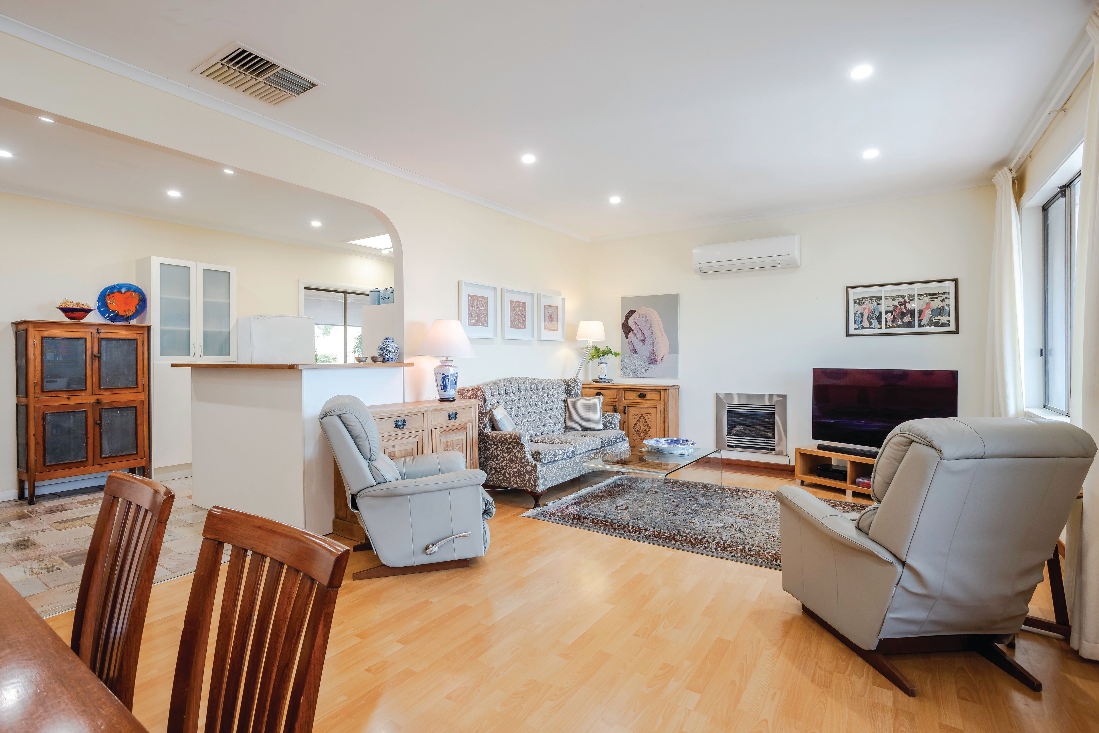 6 Dudley Crescent — photo 4 of 24