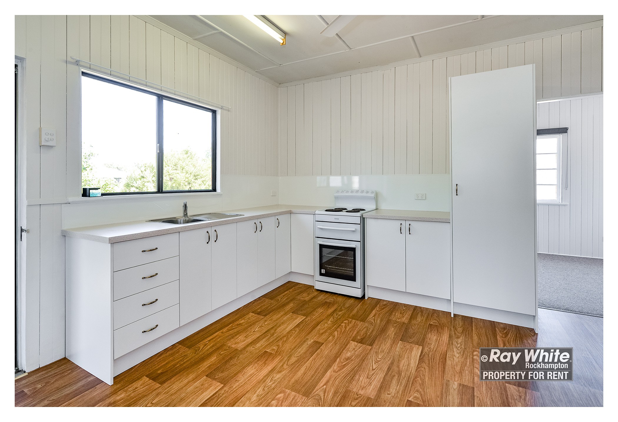 30 Hogan Street, Park Avenue, QLD 4701