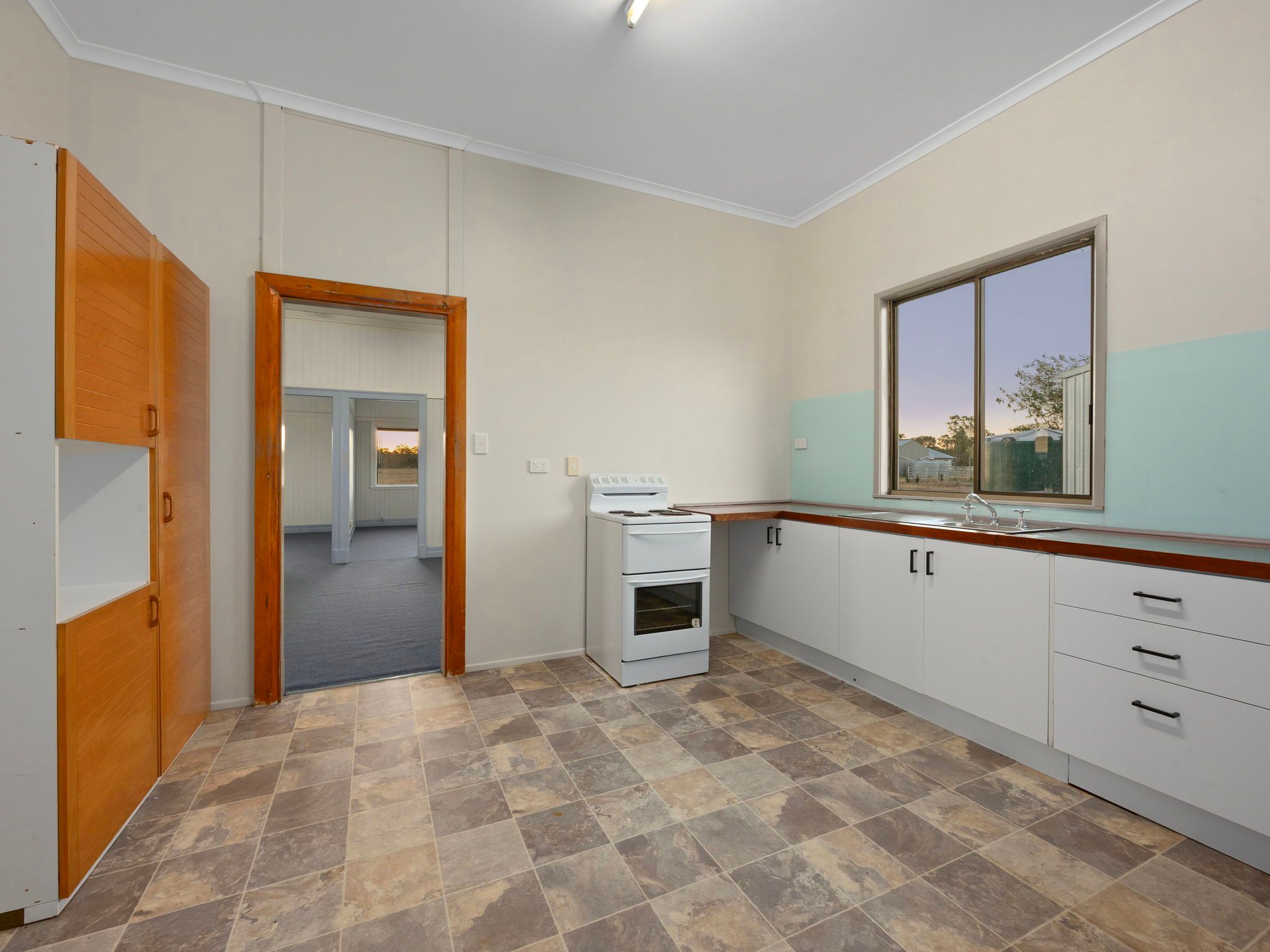 290 Reillys Road — photo 10 of 30
