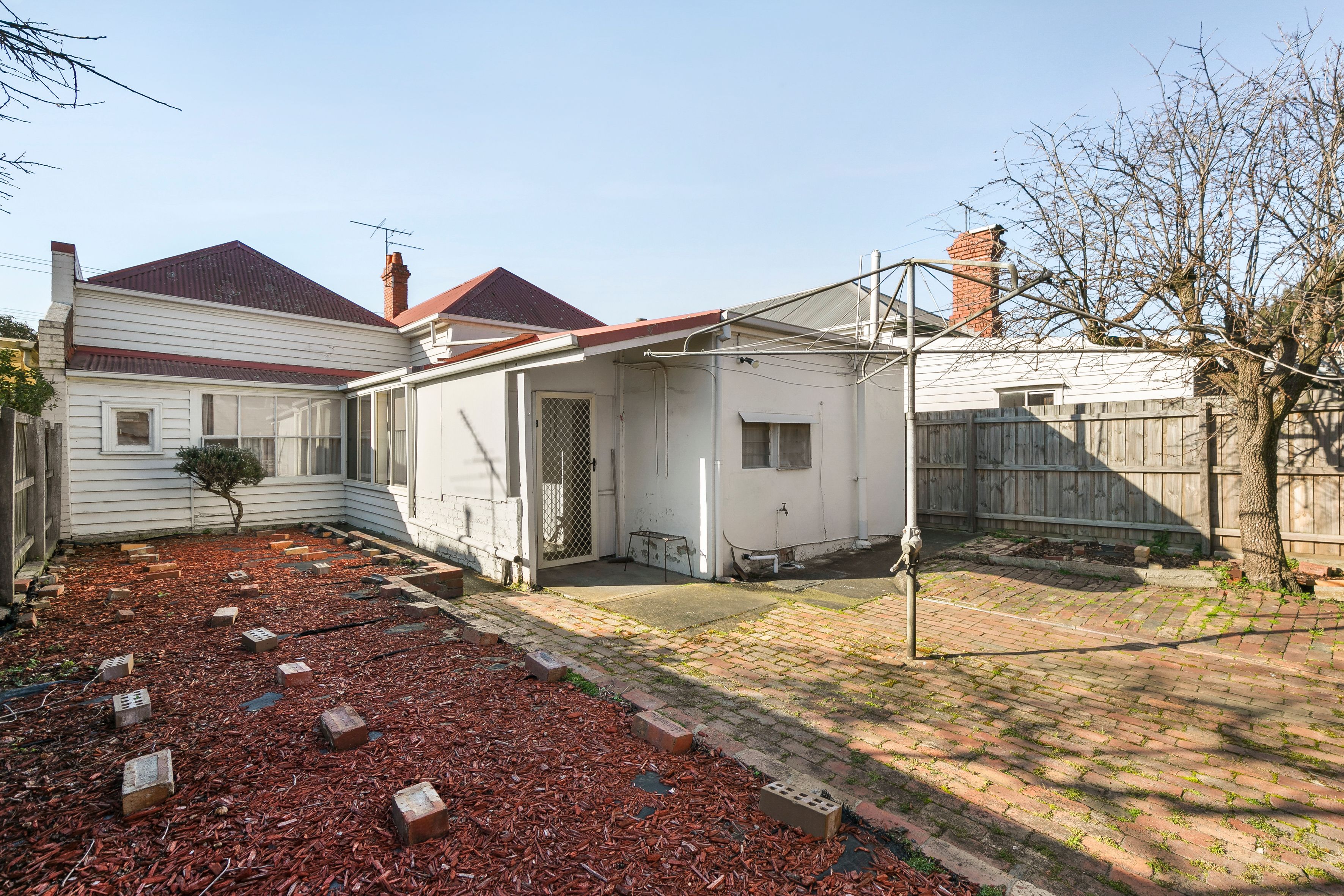 212 Edward Street — photo 11 of 11