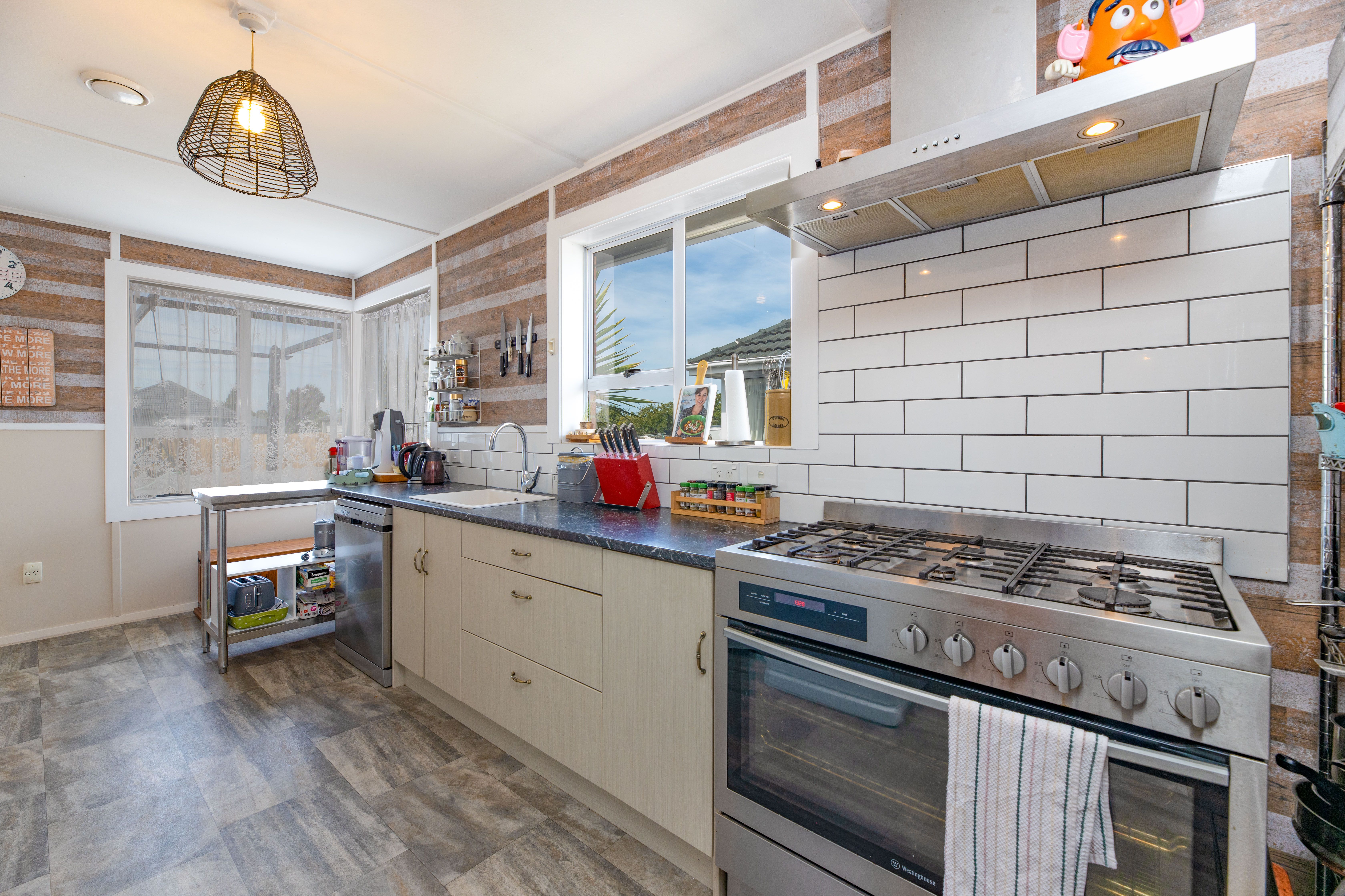 6 Avro Crescent, Hornby, Christchurch City