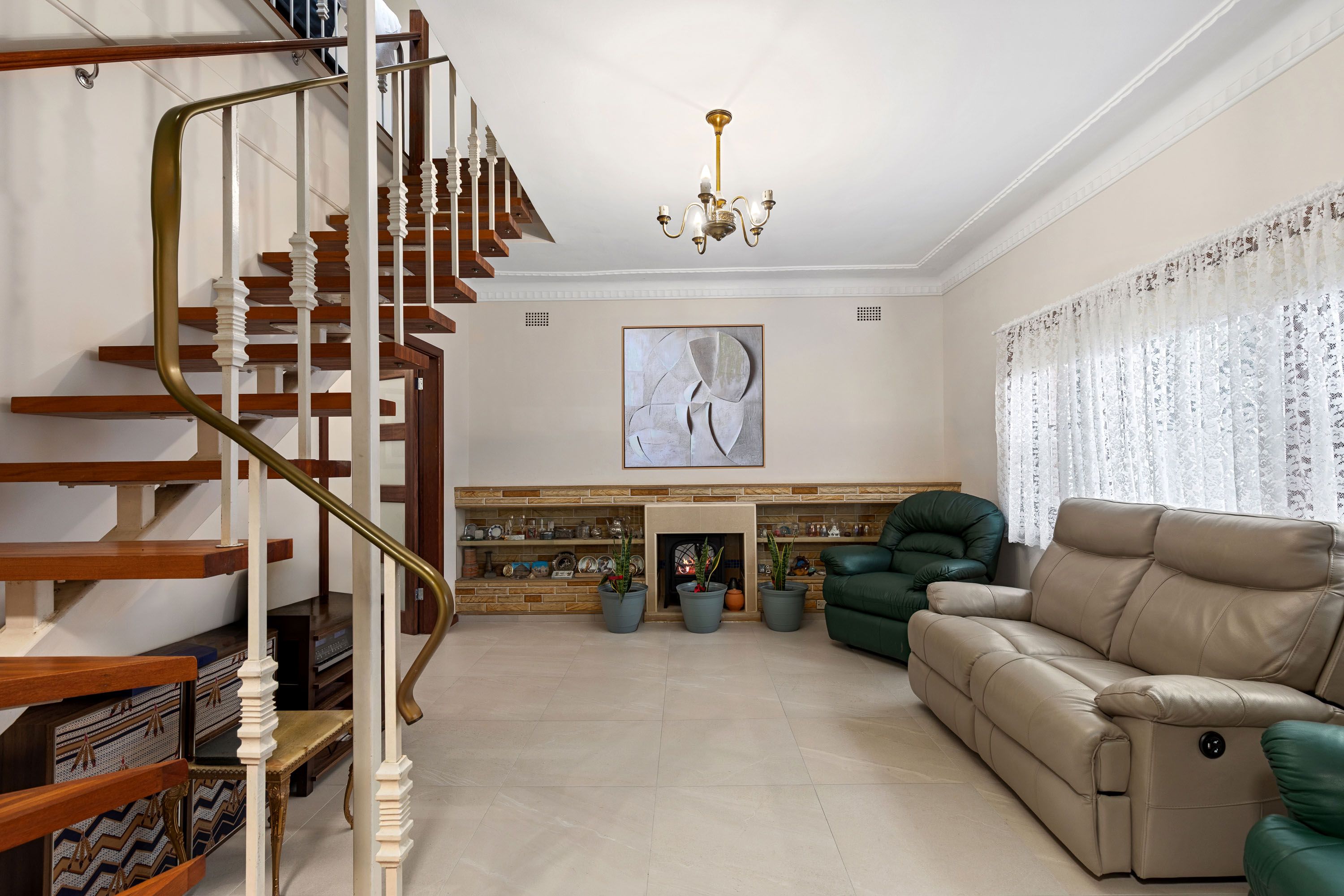 8 Fowler Avenue — photo 3 of 10
