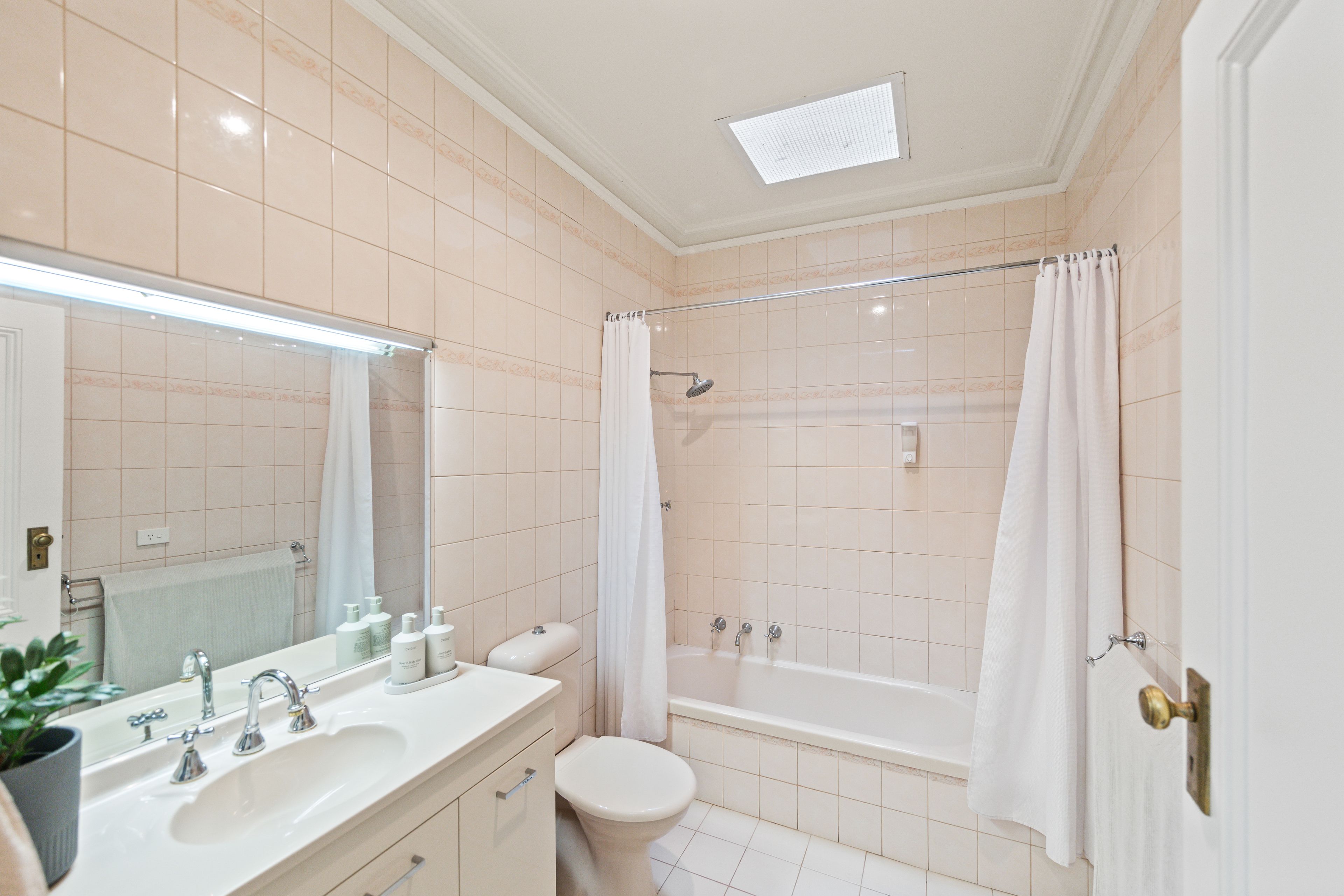 9 Bishops Avenue — photo 16 of 30