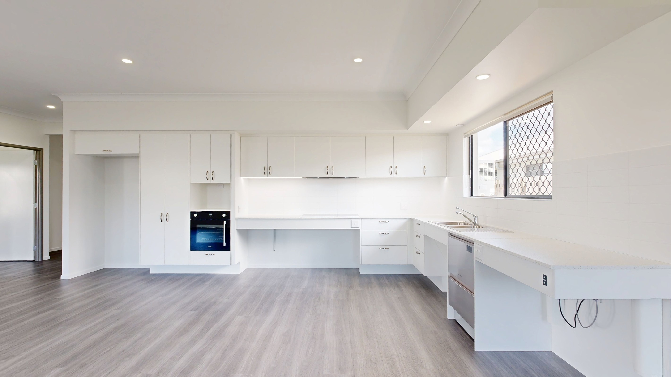 11 Firewheel Parade, Mount Low, QLD 4818