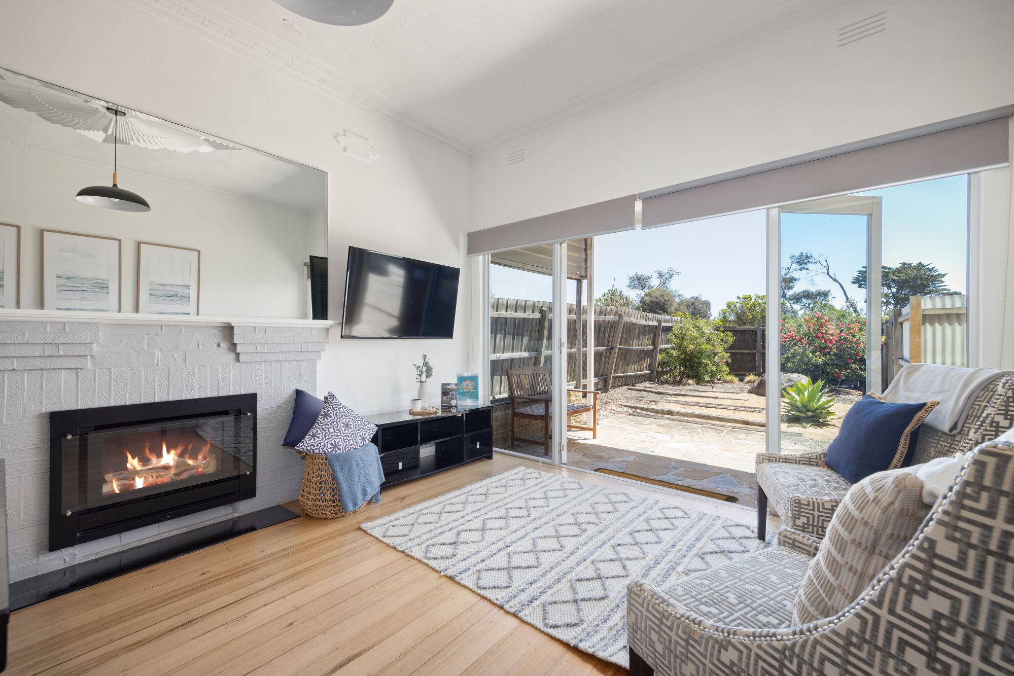 1847 Point Nepean Road — photo 6 of 30