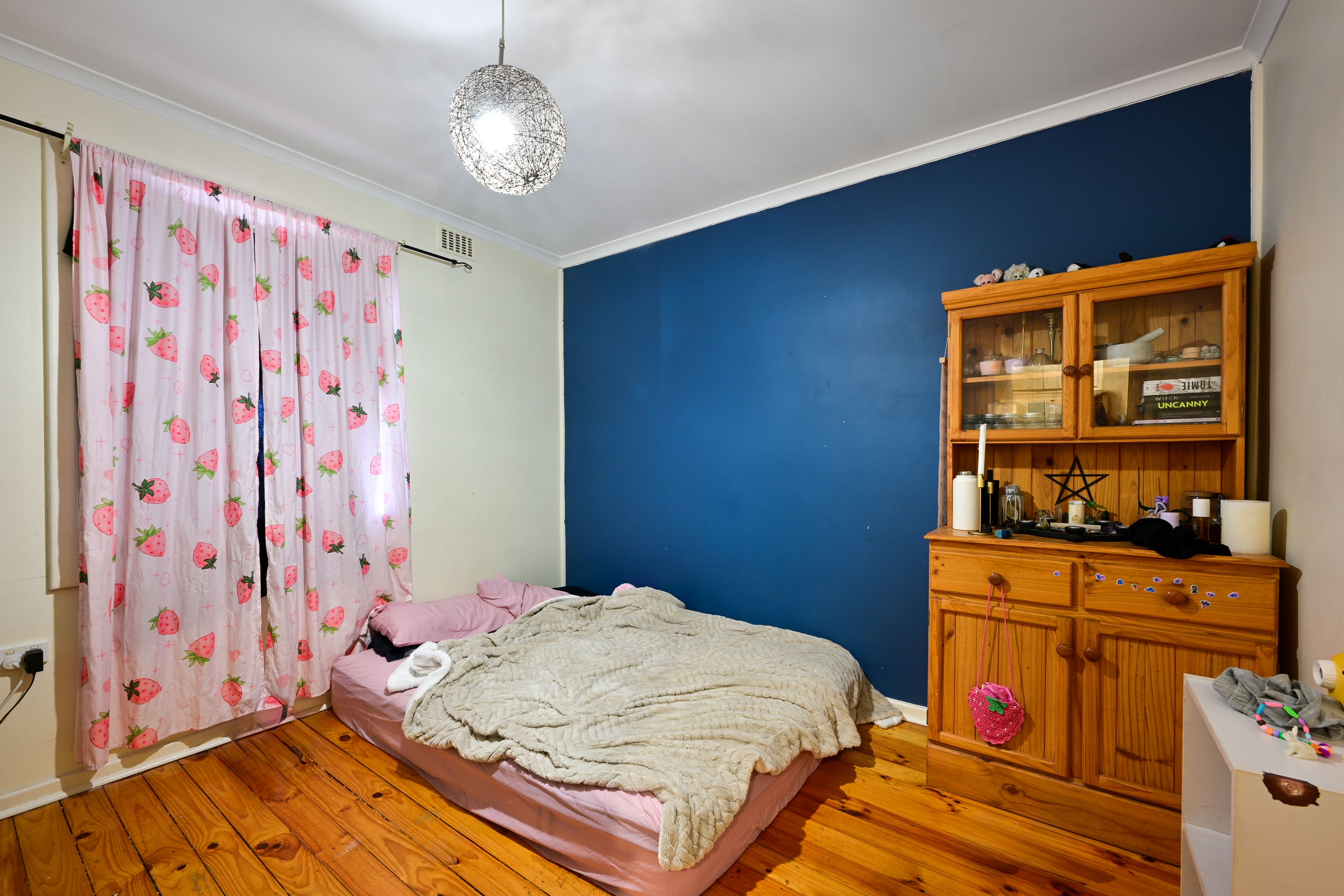 15 Hughes Street — photo 7 of 9
