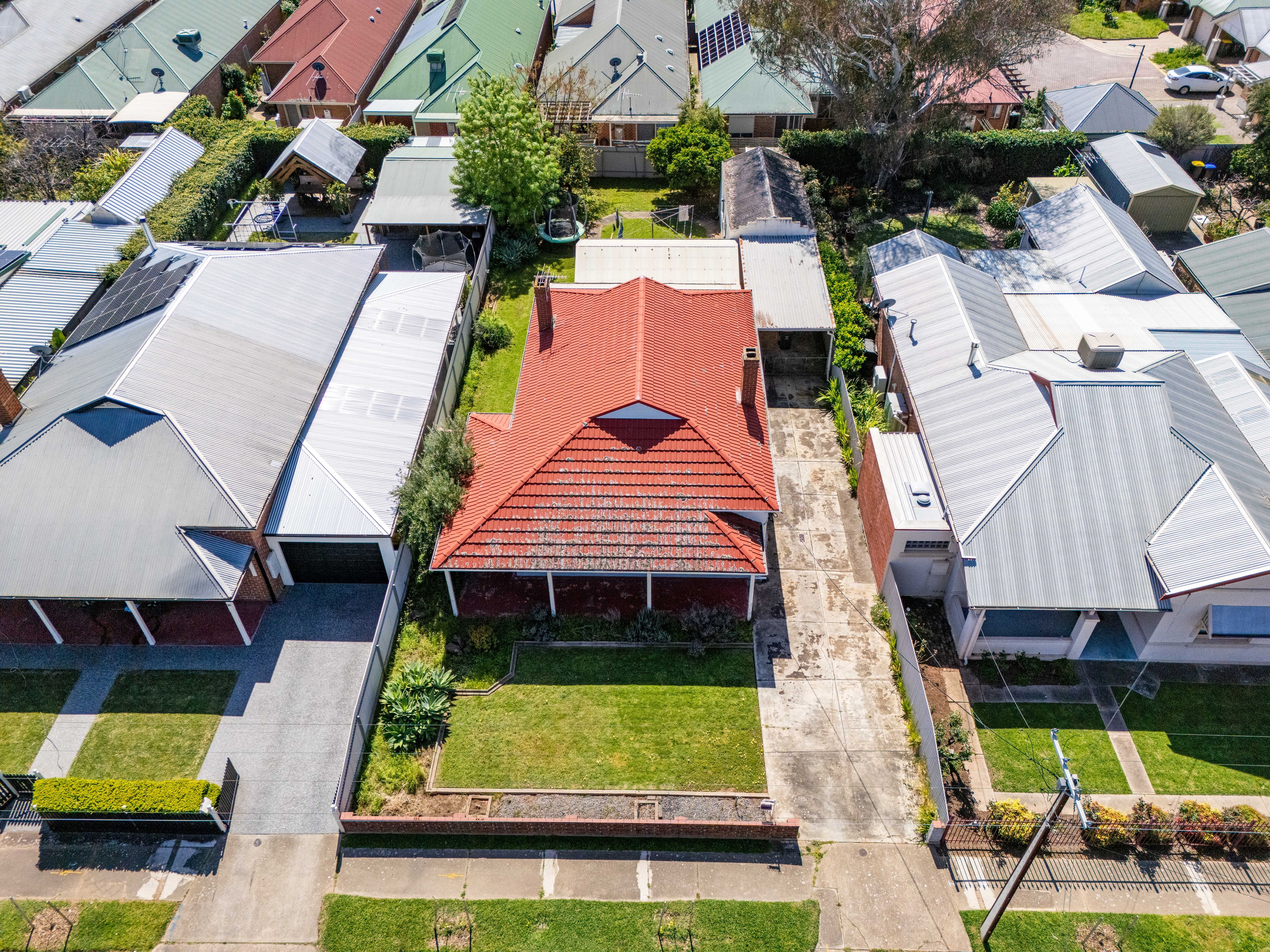 28 Reynell Street — photo 15 of 20