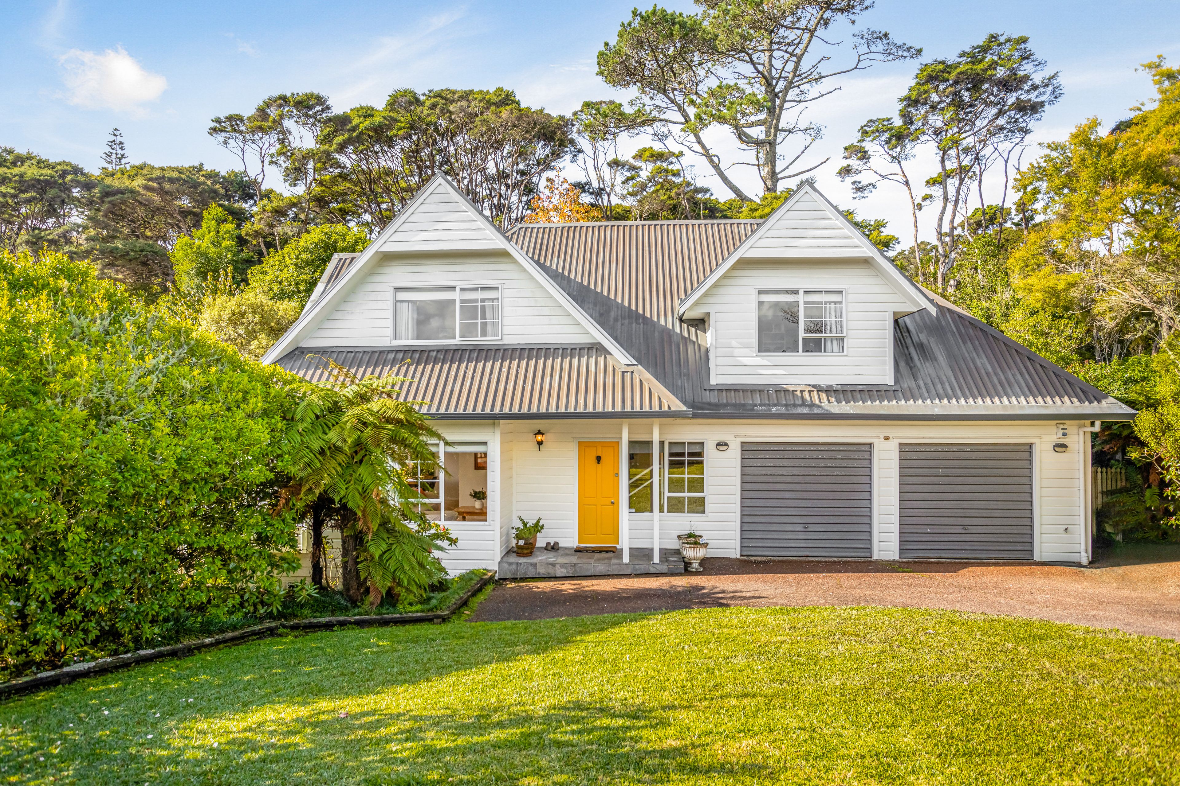27 Woodfern Crescent, Titirangi, Waitakere City