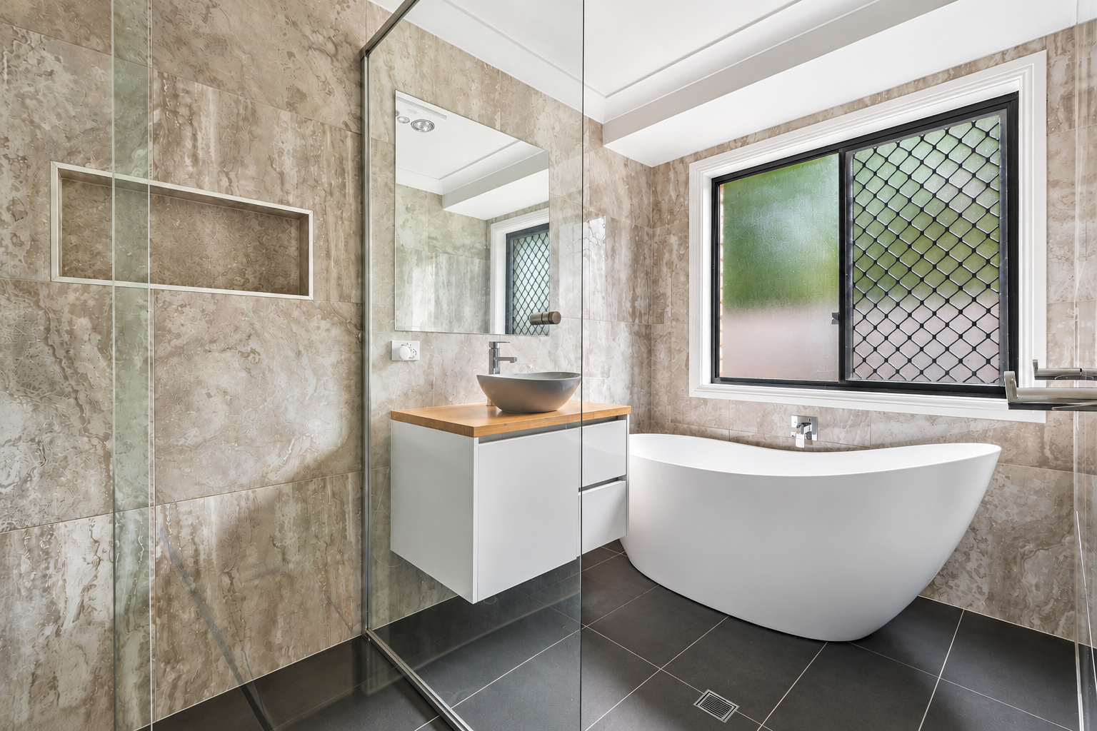 16 Canterbury Close — photo 14 of 17