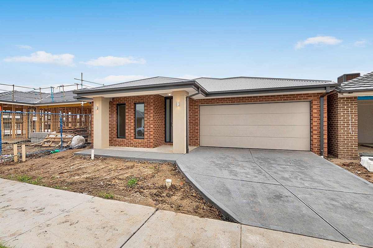 21 Ippudo Way, Clyde North, VIC 3978