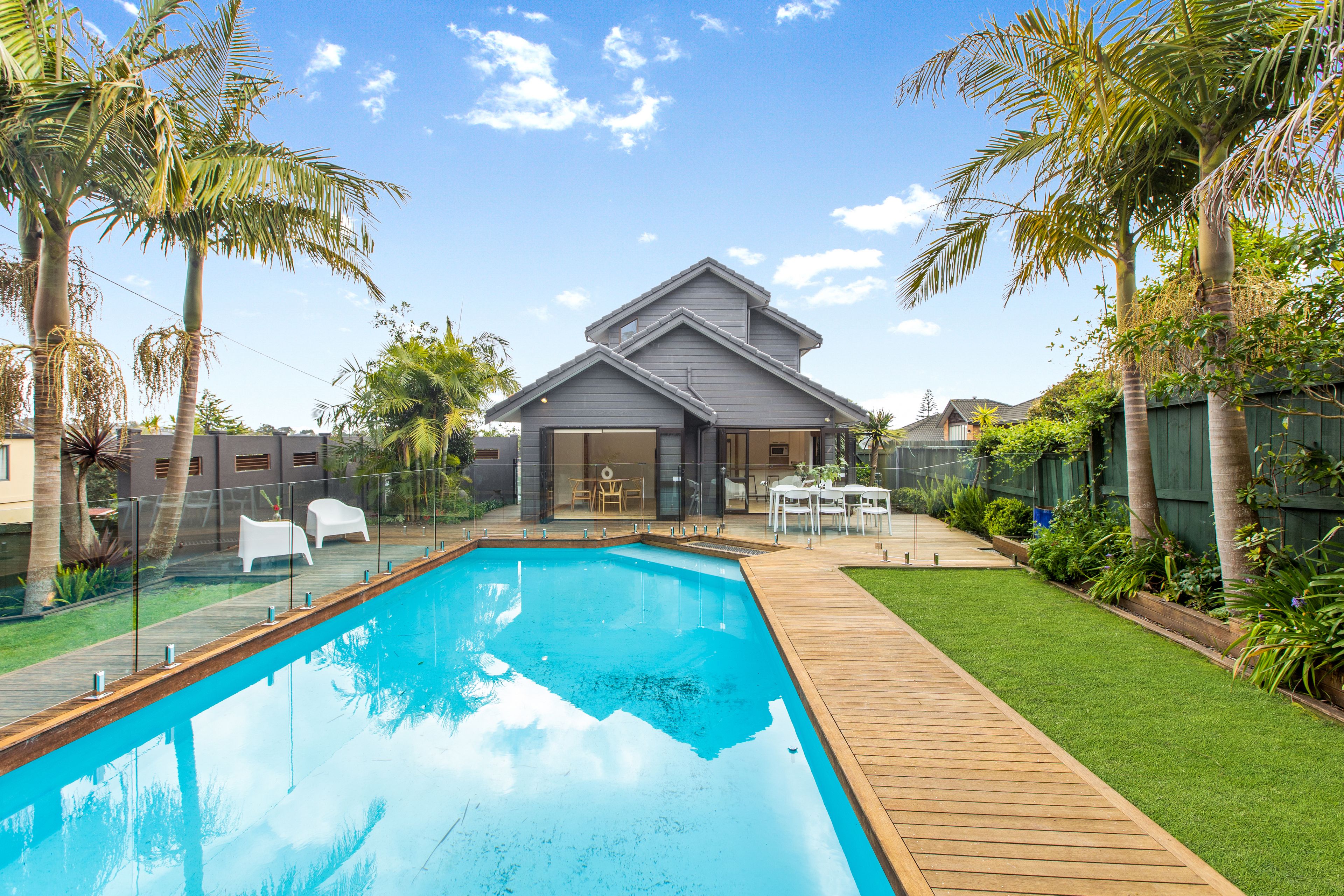 1/6 Cliff View Drive, Green Bay, Waitakere City