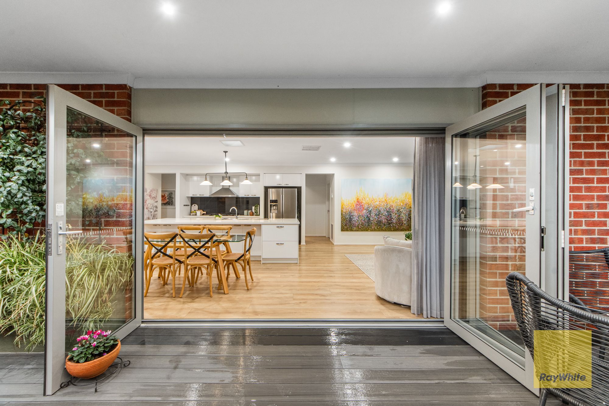 27 Albanvale Drive — photo 15 of 20