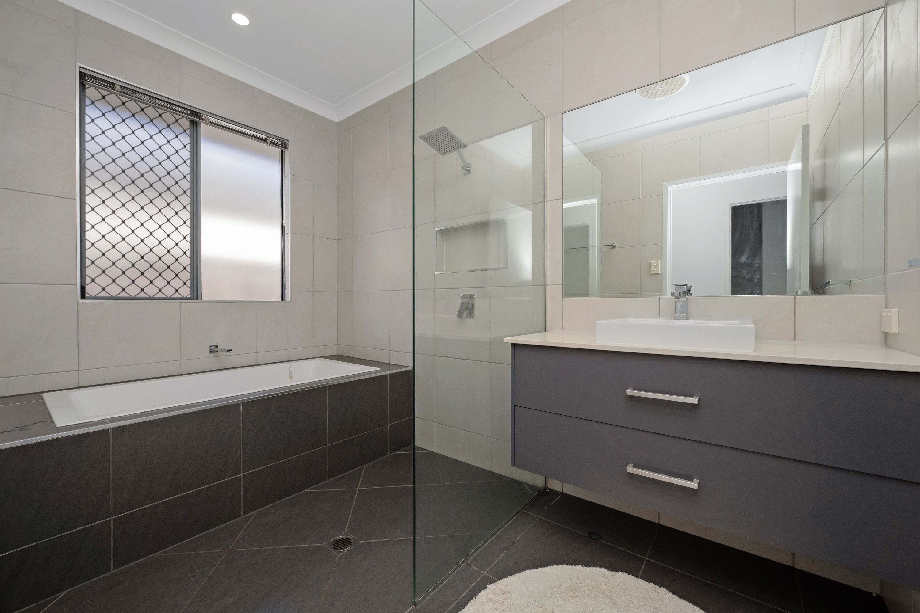 75 Iona Avenue — photo 8 of 13