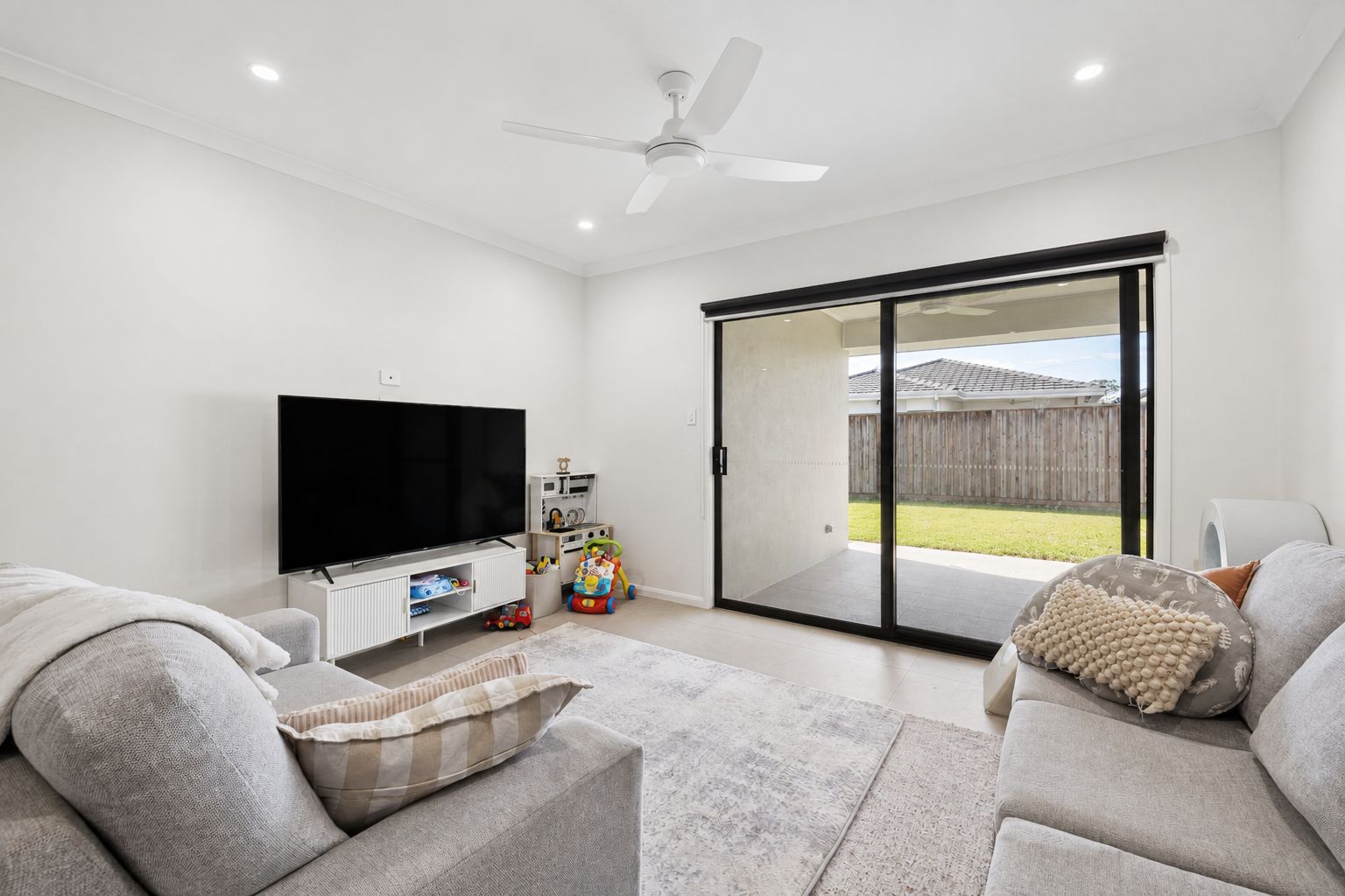 51 Shadforth Street — photo 7 of 17