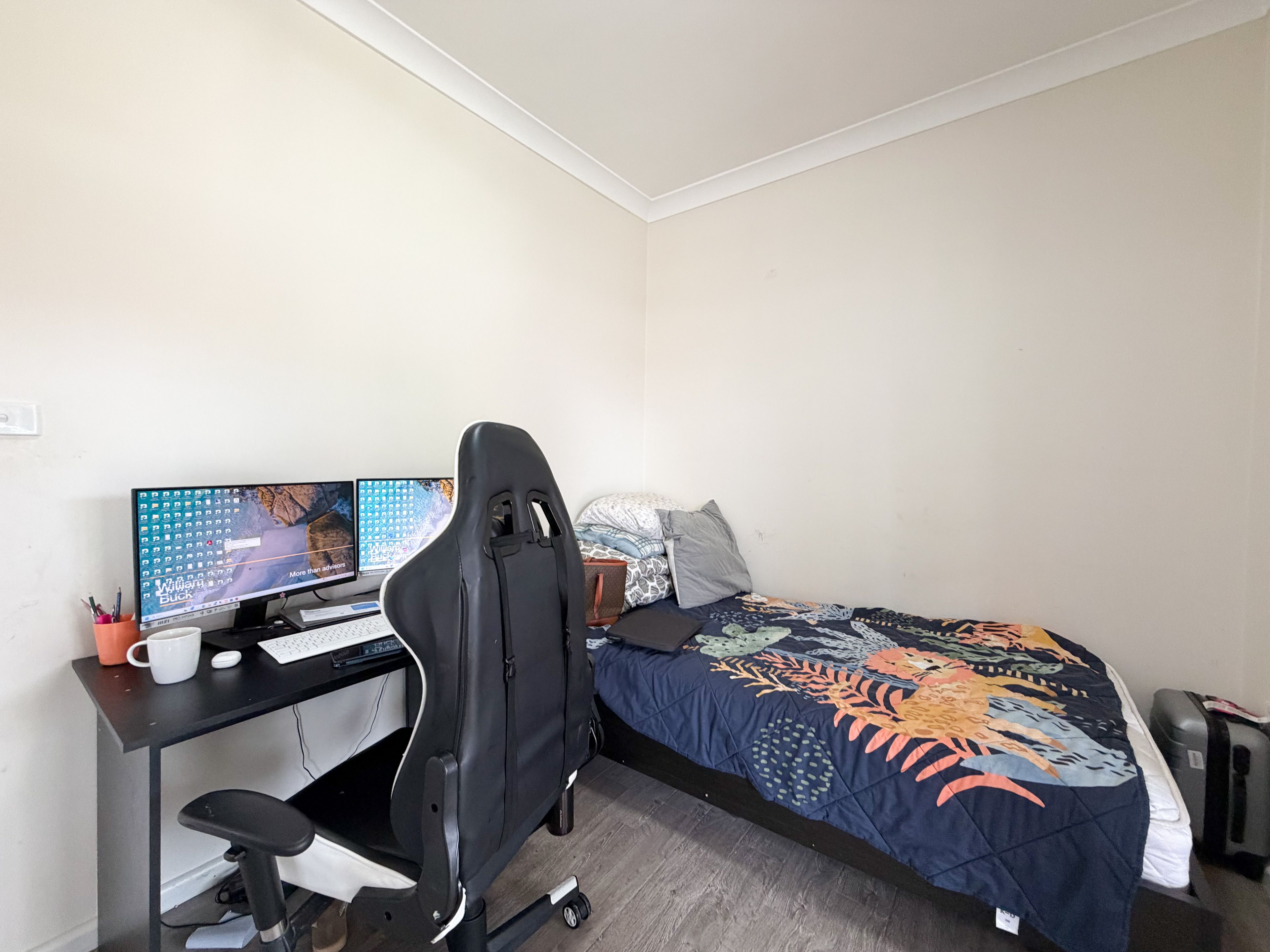 8 Dan Crescent, Colyton, NSW