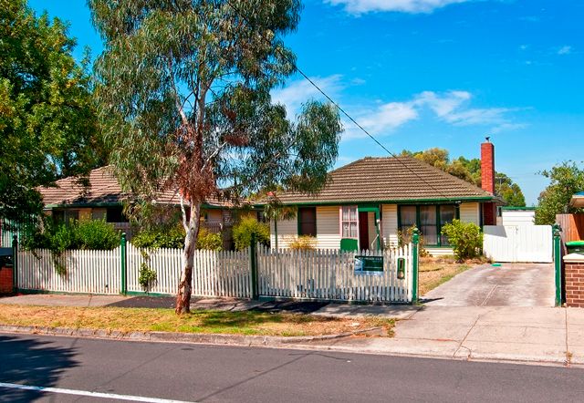 4 Clements Grove, Reservoir, VIC 3073