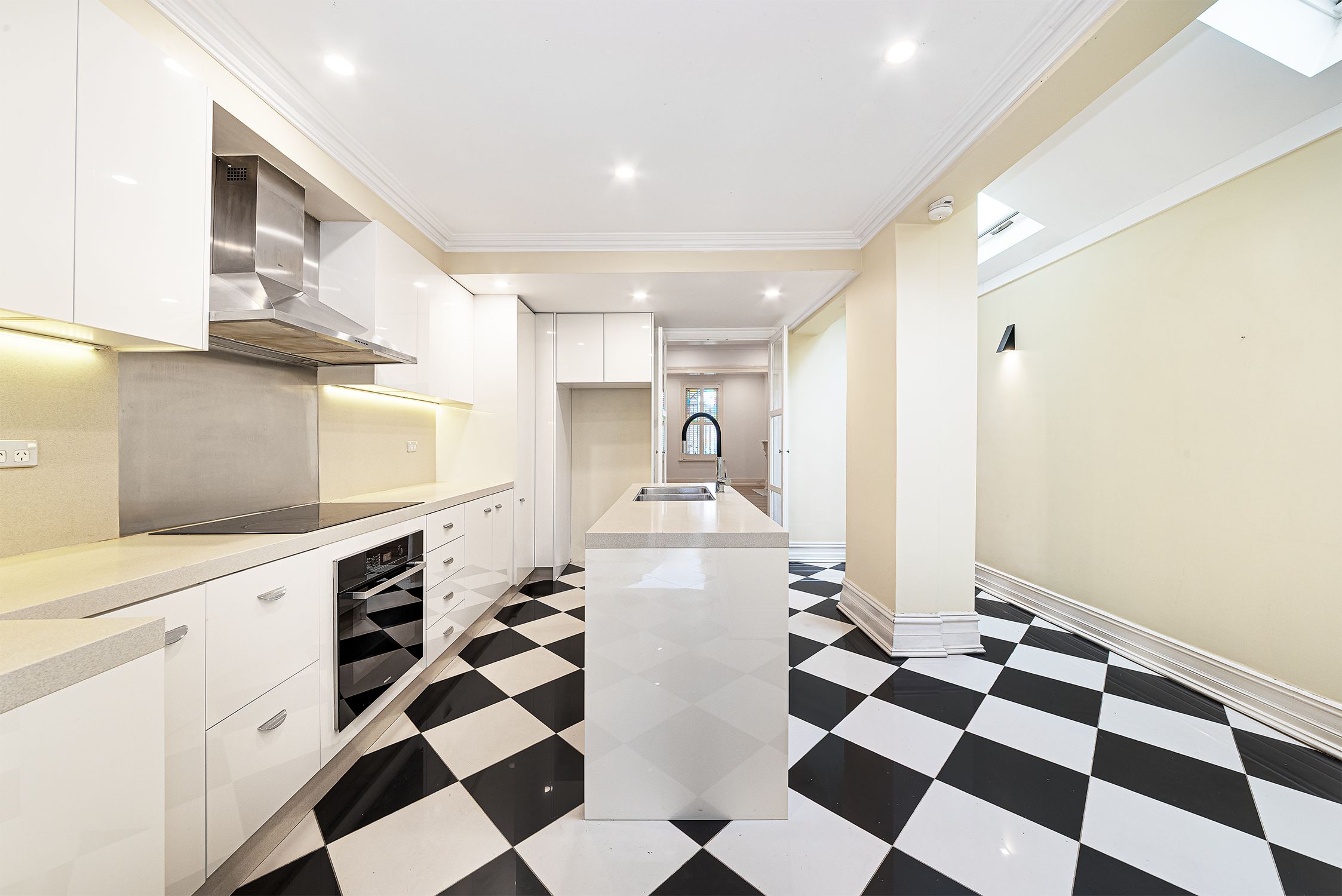 708 Bourke Street — photo 8 of 15