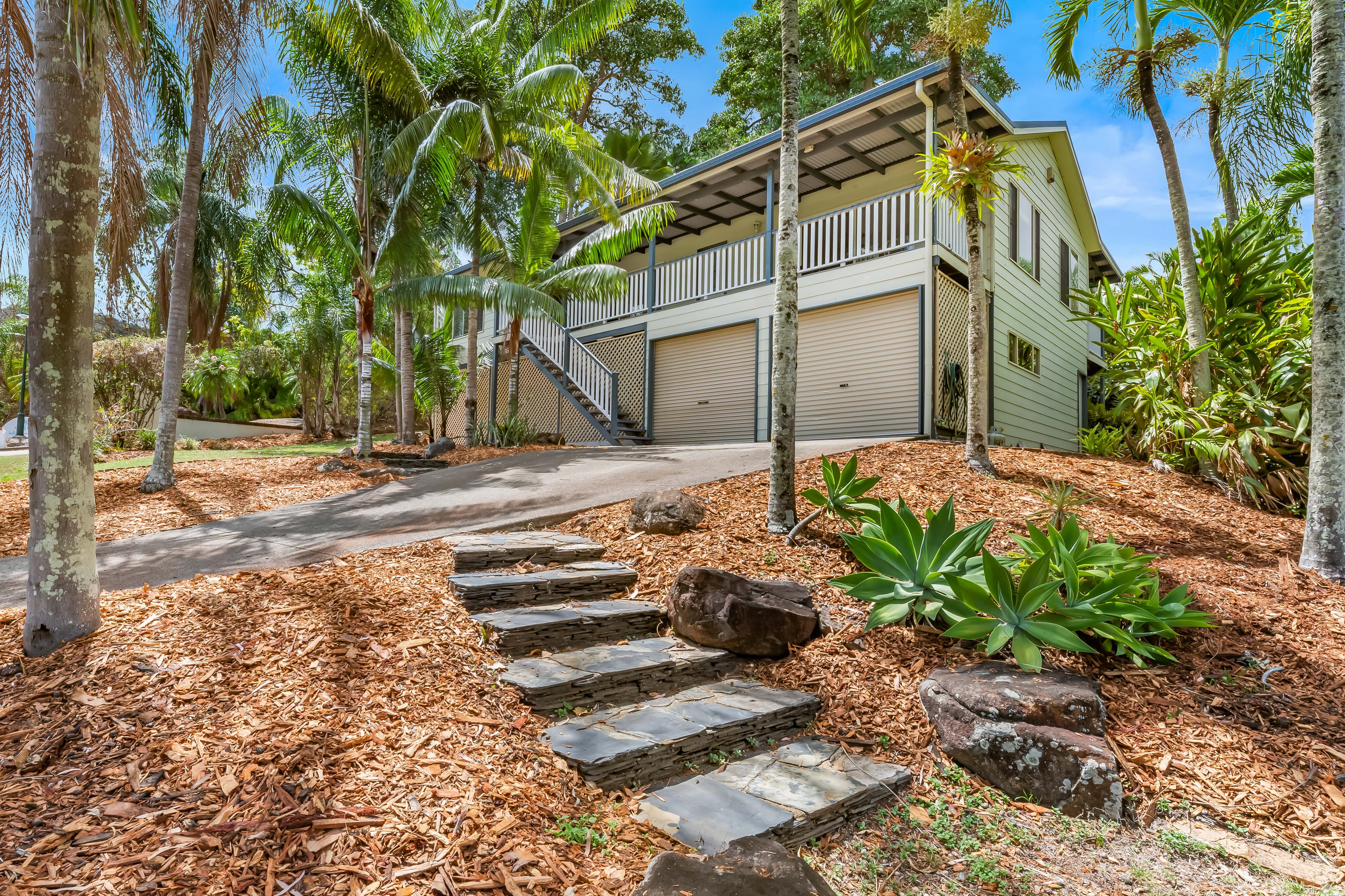 2 Hamilton Avenue, Cannonvale QLD 4802