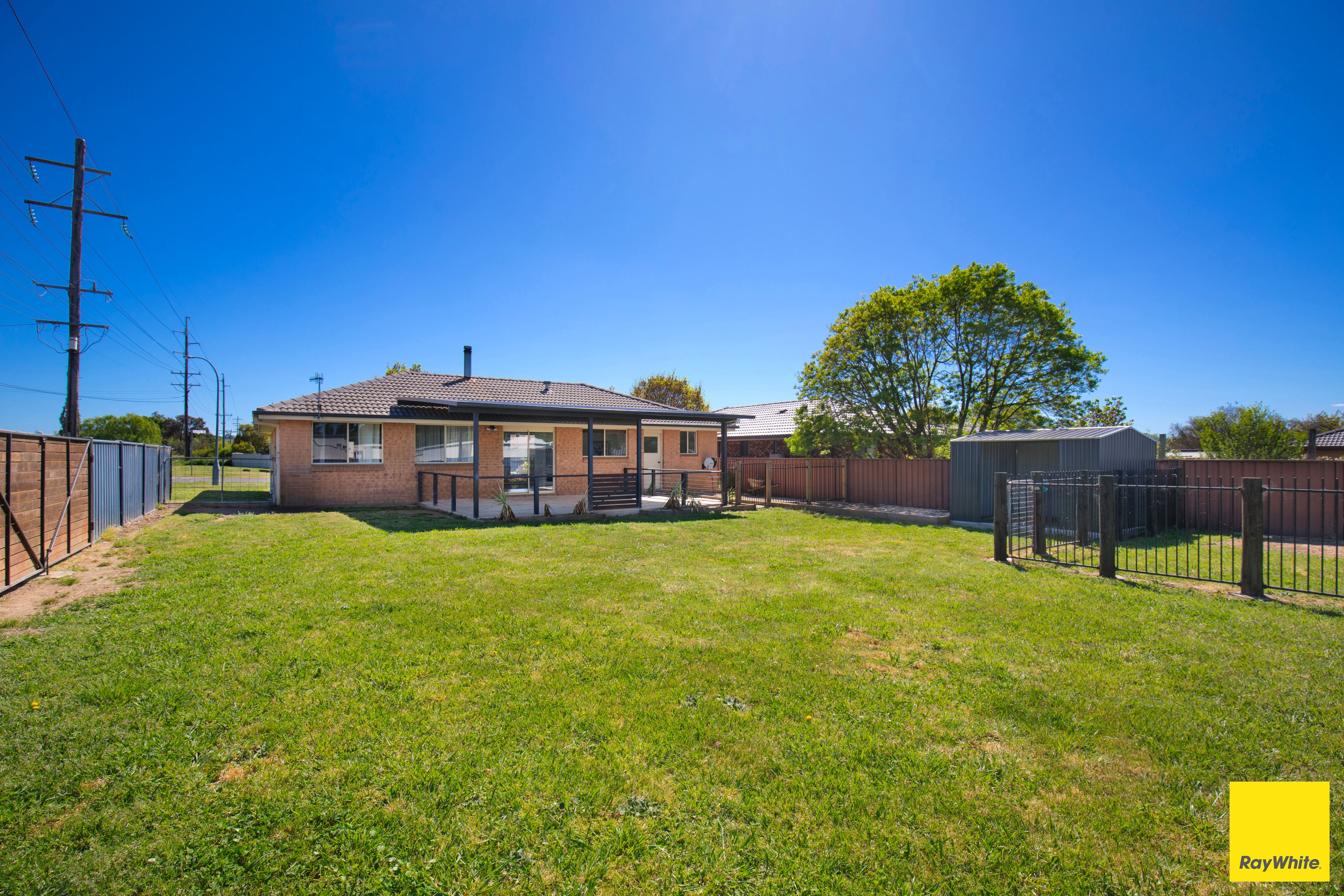 2 Alahna Drive, Armidale, NSW 2350